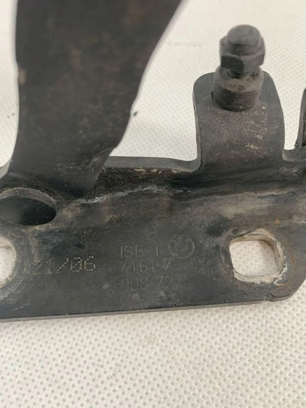 BMW 5 V E60 E61 03-10r hinge left