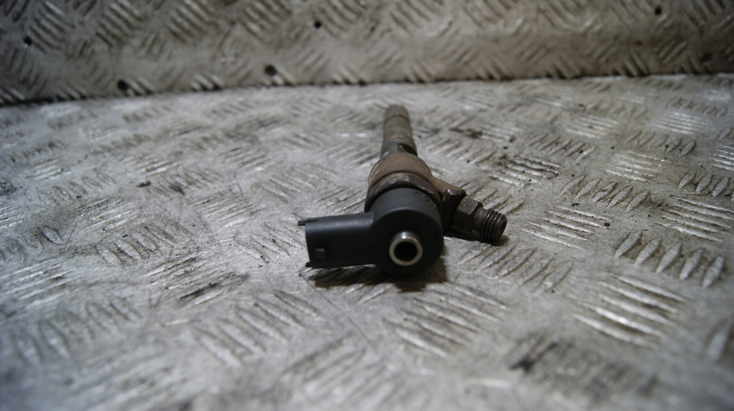 nozzle injector OPEL CORSA C 1.3CDTI 0445110083