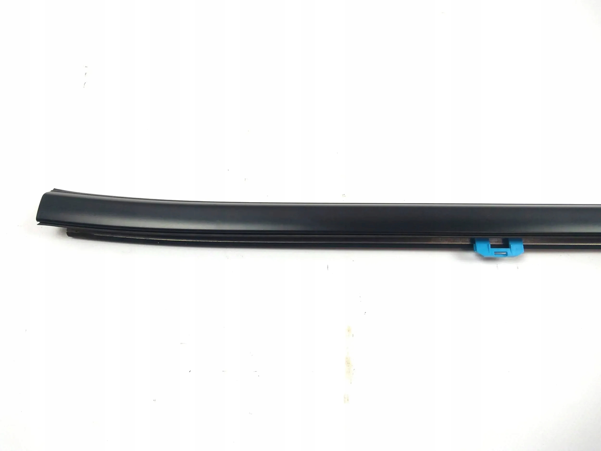 Chevrolet Silverado 1500 gasket moulding dust left front 2019+