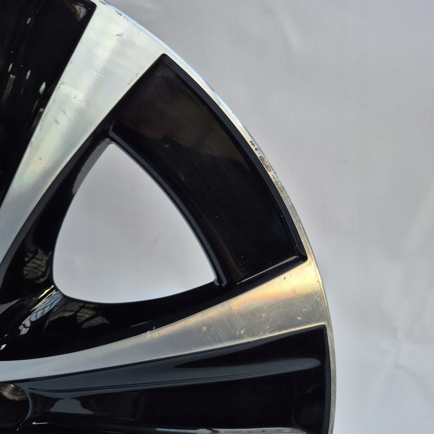 MERCEDES A2134013700 8JX18H2 ET43 18" disk hliníkový