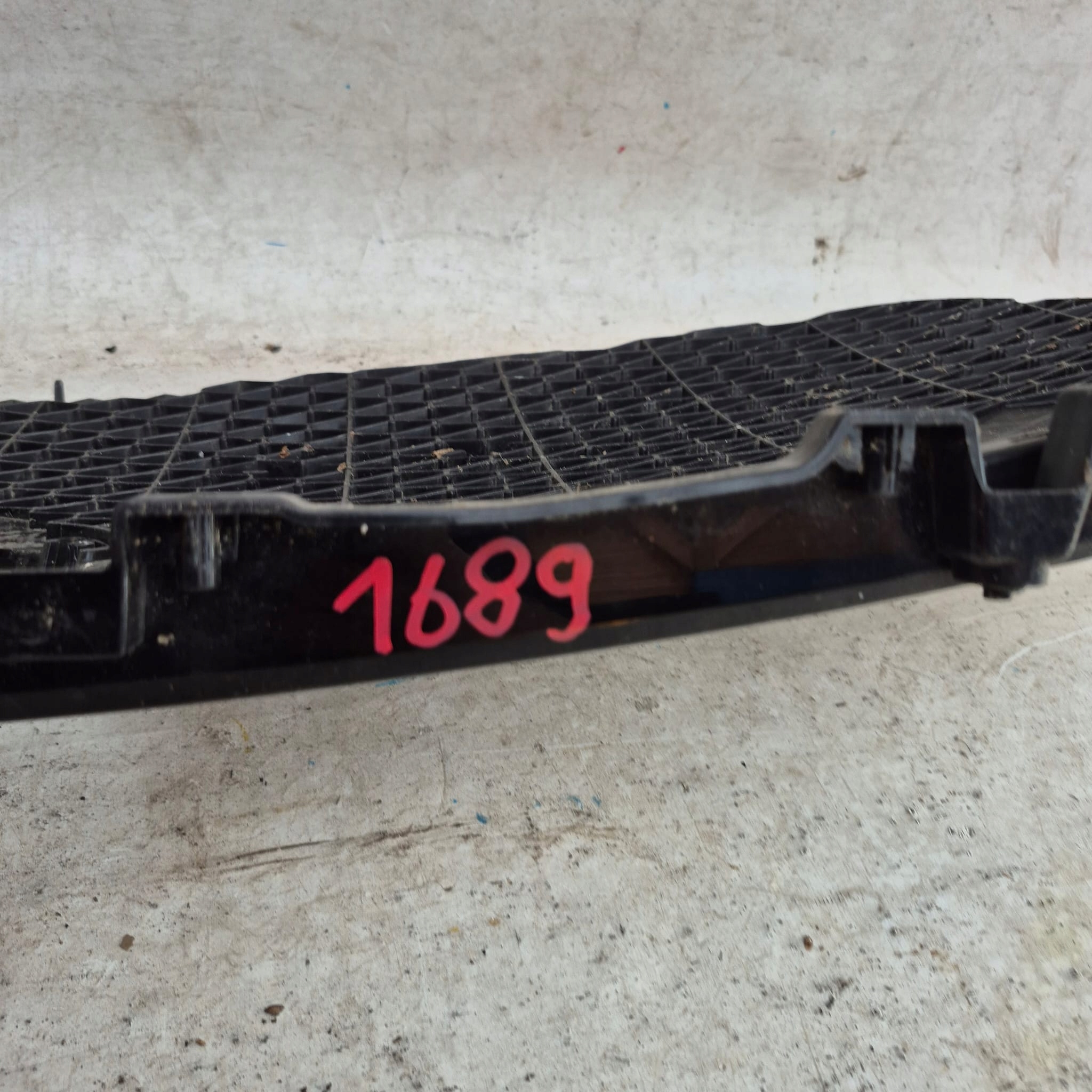 MAZDA 3 IV 19-> Grill Grill