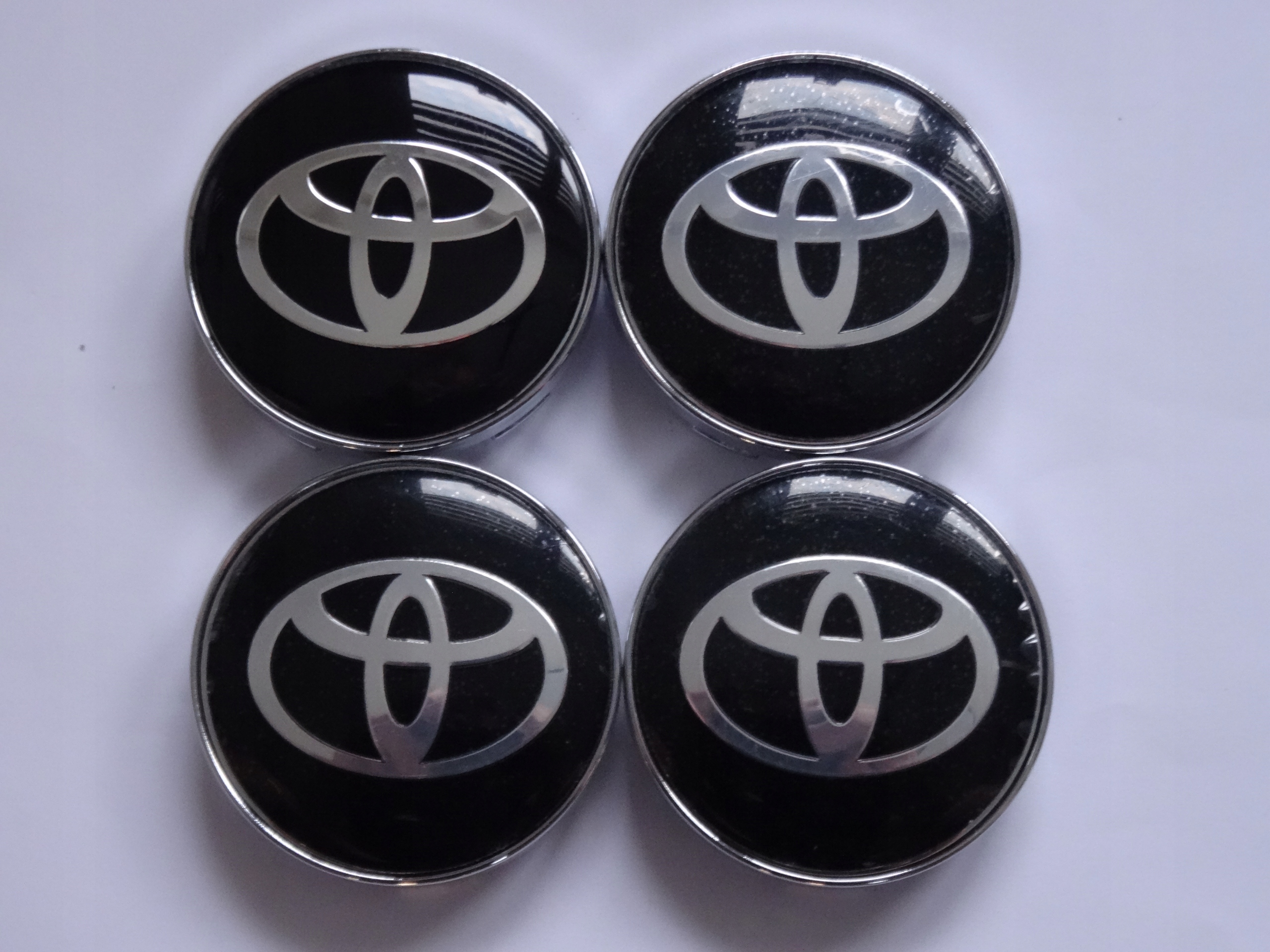 

4x Dekielki Dekle Emblematy felgi Toyota 60 mm cz