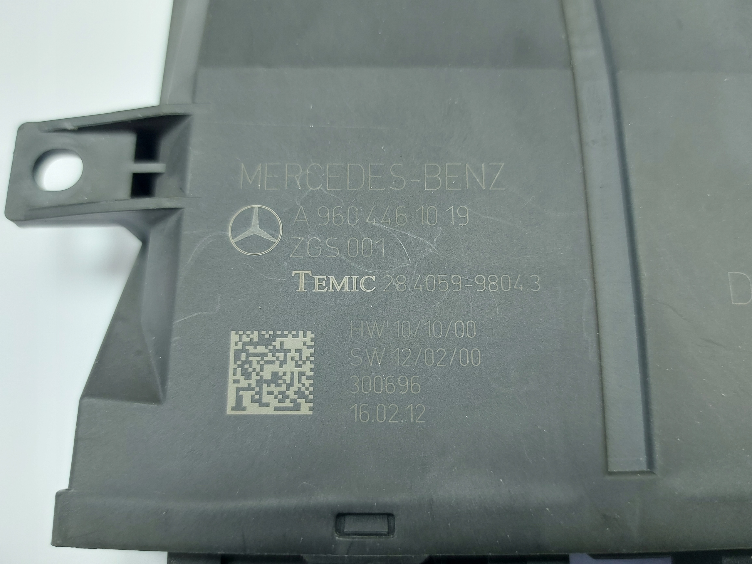 A9604461019 - МОДУЛЬ УПРАВЛЕНИЯ ПРАВОЙ ДВЕРЬЮ MERCEDES ACTROS MP4