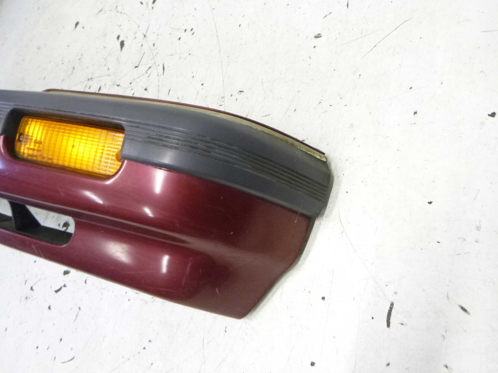 Frontstoßstange Chrysler Saratoga 1991r.