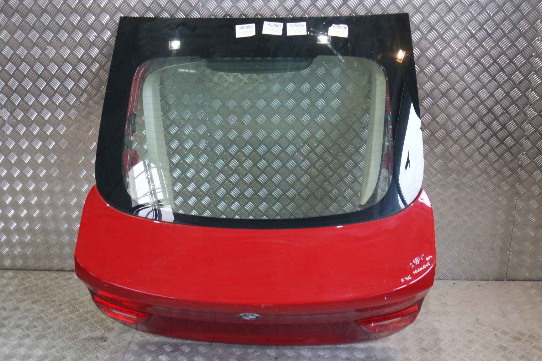 KLAPA BAGAZNIKA LAMPY TYL BMW F36 MELBOURNE ROT