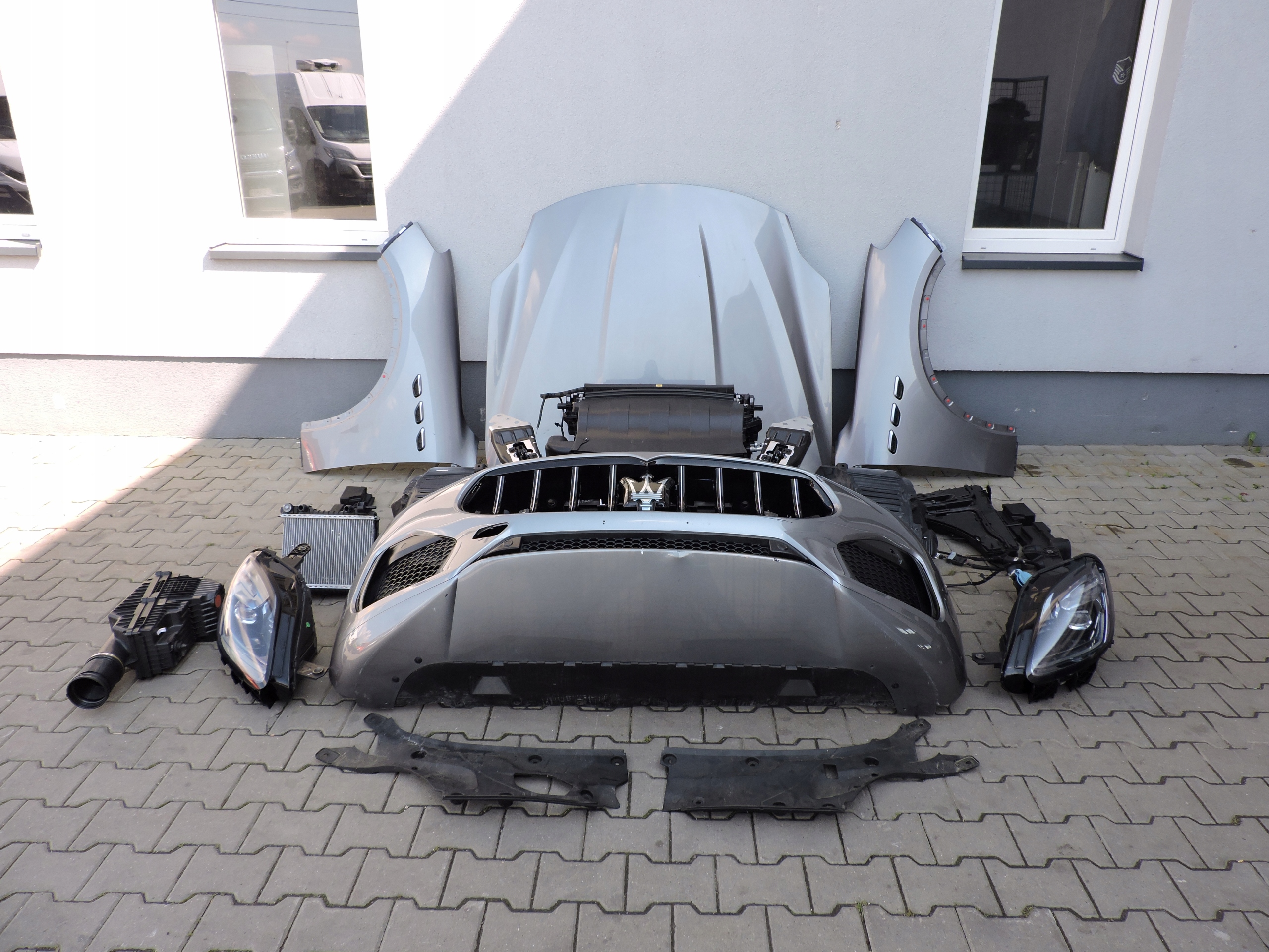 PRZÓD KOMPLETNY MASERATI GRECALE SZARY GT/MODENA 2.0
