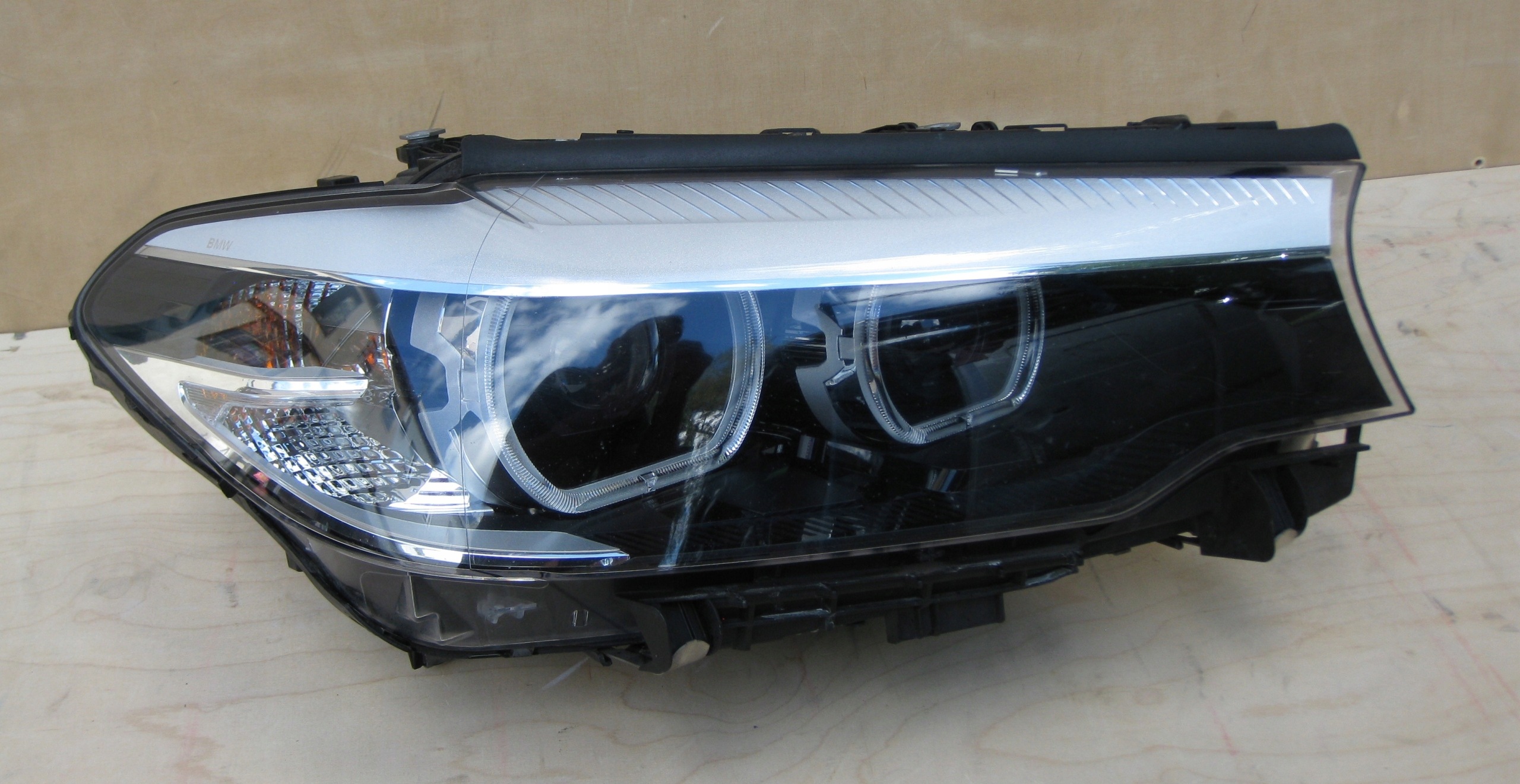 BMW 5 G30 3.0D 19R PRZEDLIFT light right front FULL LED 8499112 -01