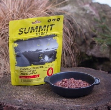 Summit to Eat Deser z wiśniami i granolą