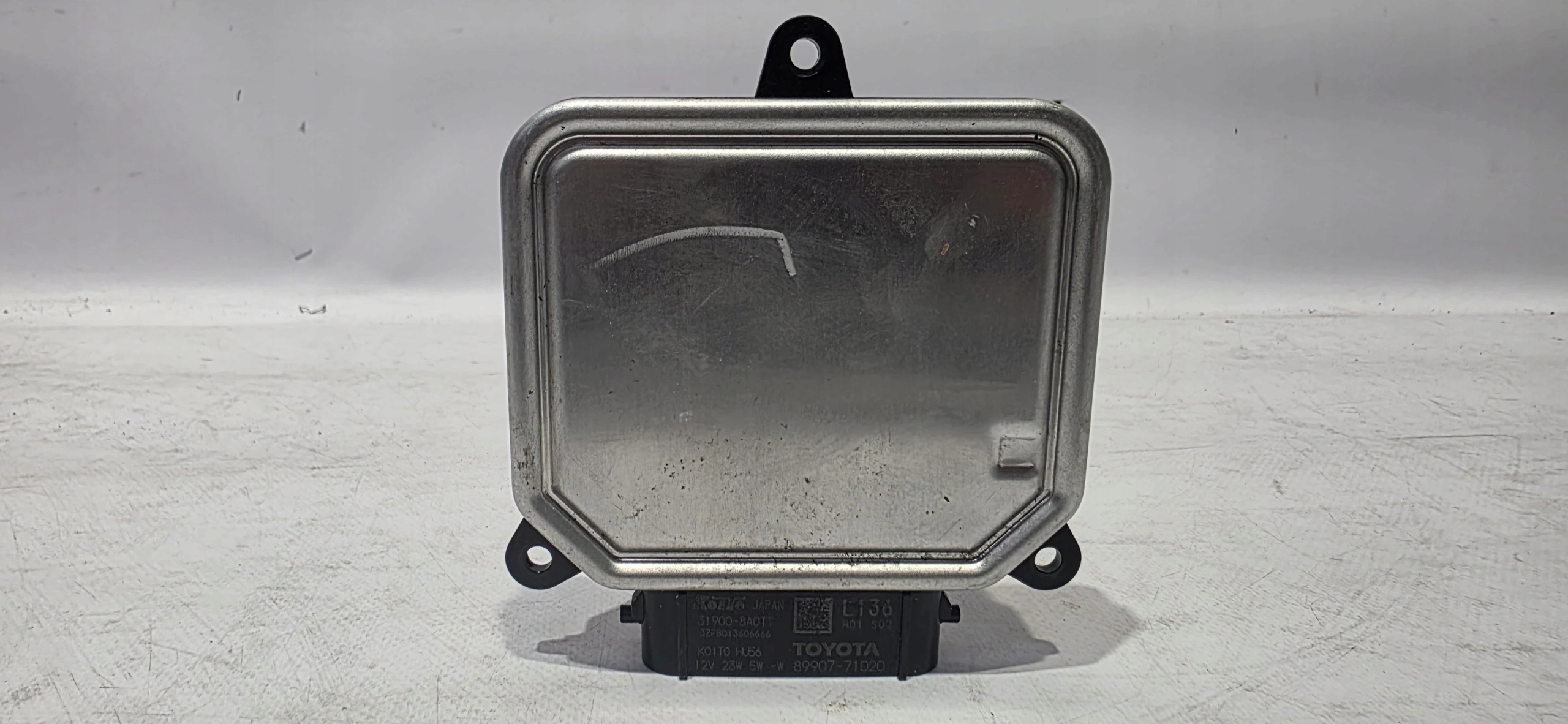 control unit module REFLEKTORA TOYOTA HILUX original 89907-71020