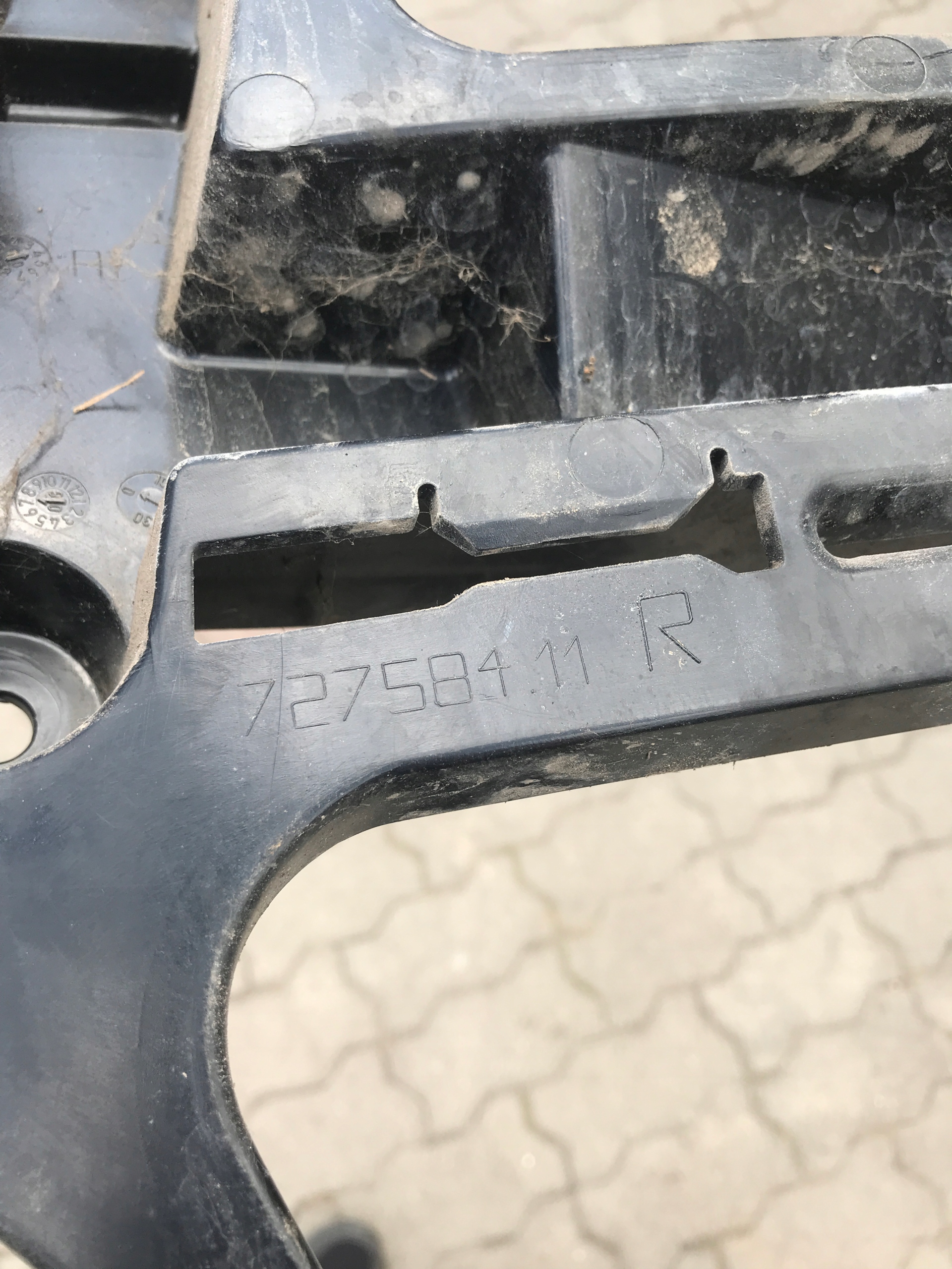 bumper bracket right rear part BMW E91 7127716
