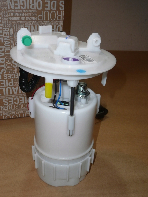 POMPA PALIWA KPL.R LAGUNA III 2.0 16V 172020092R Producent części Renault OE