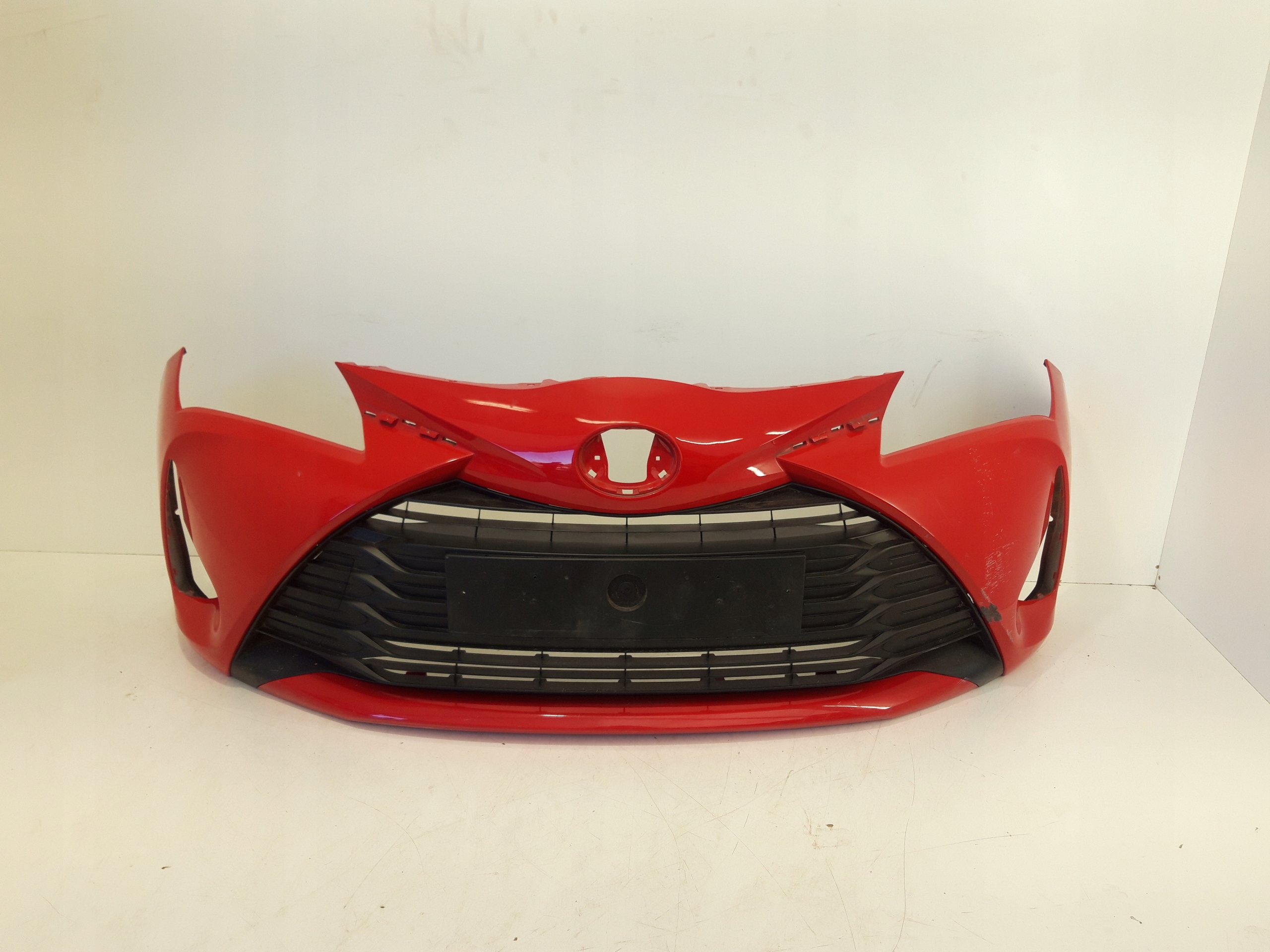 TOYOTA YARIS III LIFT 17- ZDERZAK PRZOD PRZEDNI za 279 zł z Chobienice ...