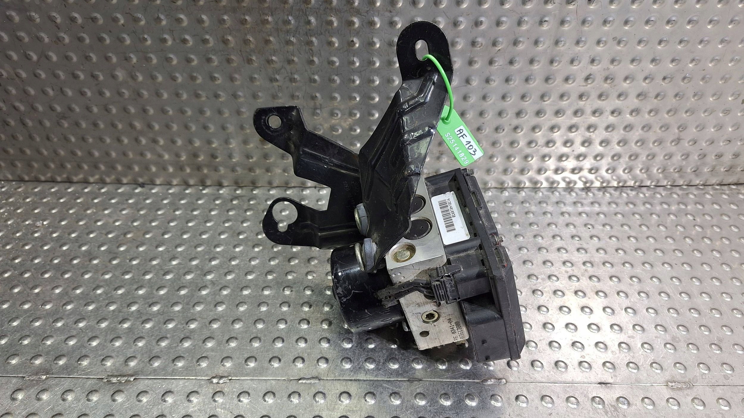 pump control unit ABS YS61-2M110-AA YS61-2C013-AA FORD COURIER FIESTA MK4