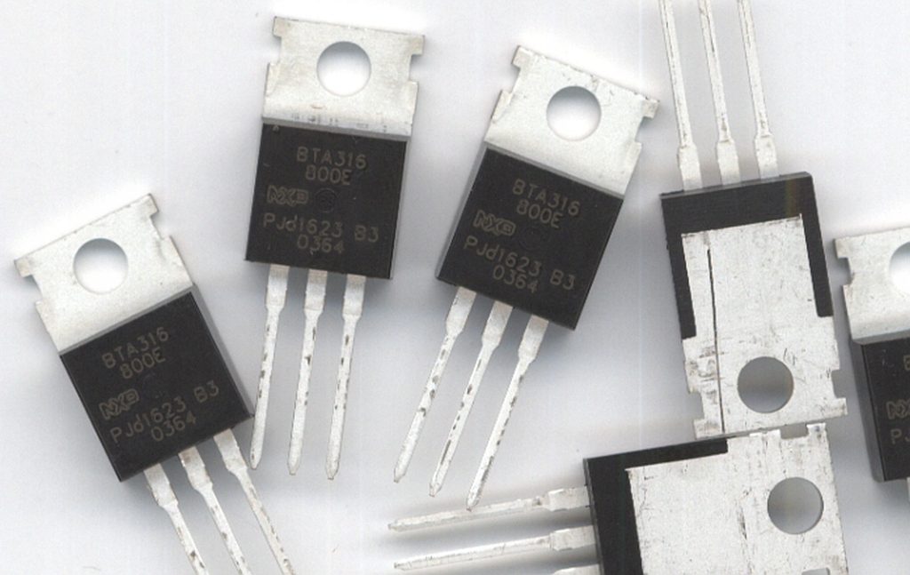 BTA316-800E 16A 800V 10mA TO-220 TRIAK
