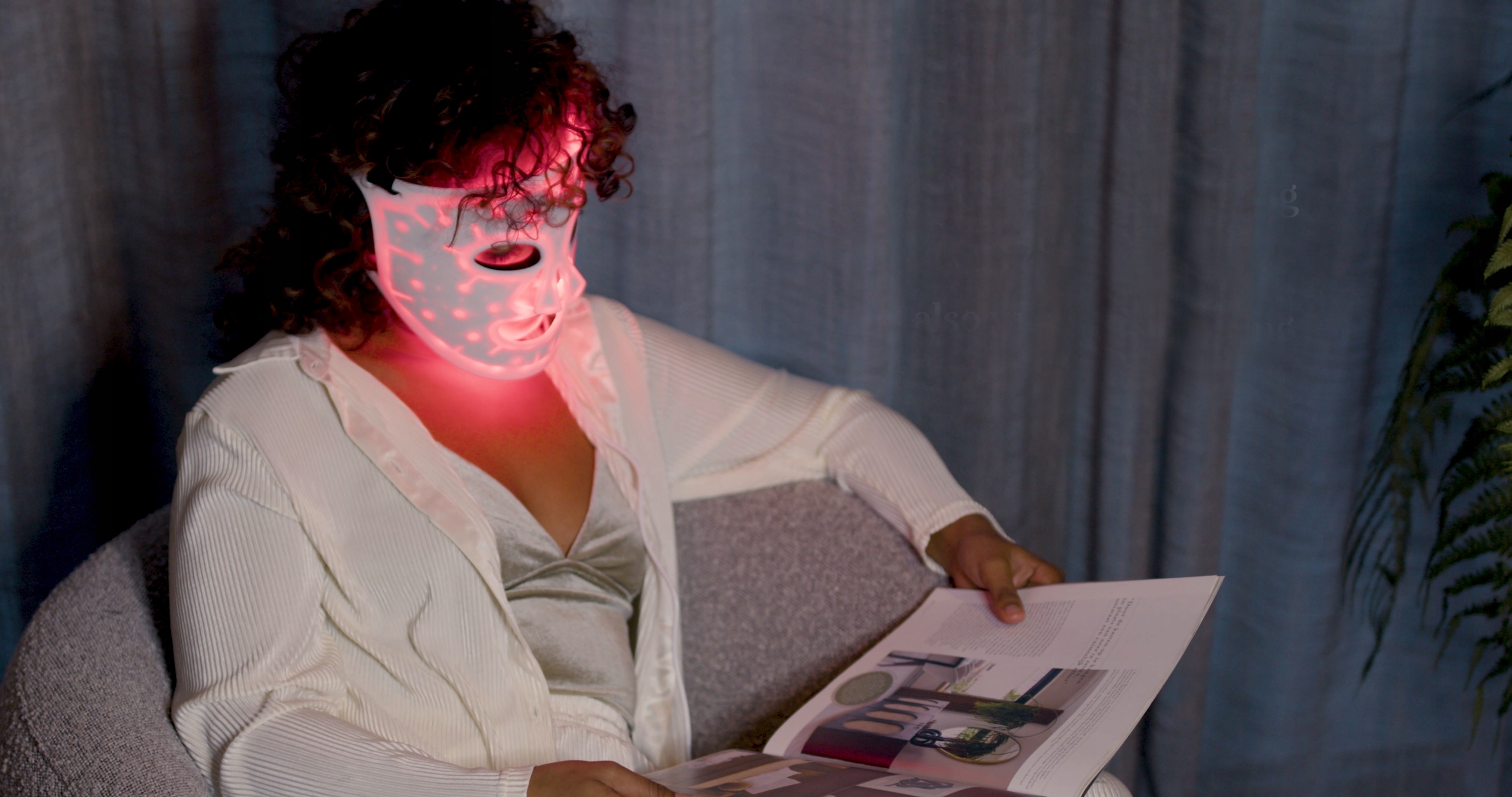 Maska LED na twarz Silk'n Facial LED Mask 100 biała Zasilanie akumulatorowe