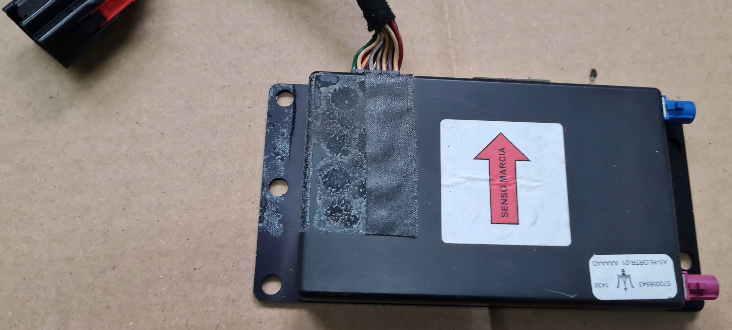 Maserati Quattroporte VI module control unit 670006543