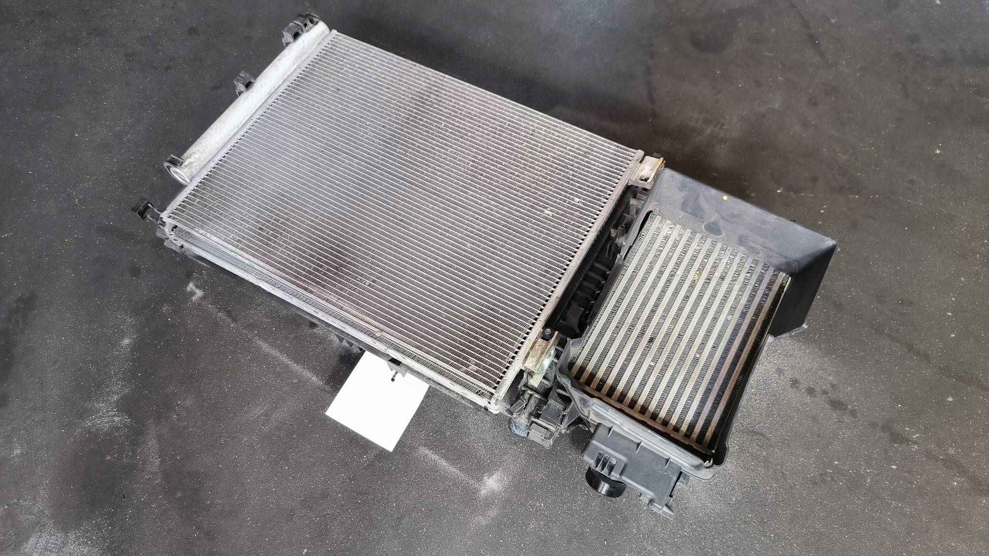 KOMPLET Radiateur DACIA JOGGER LIFT