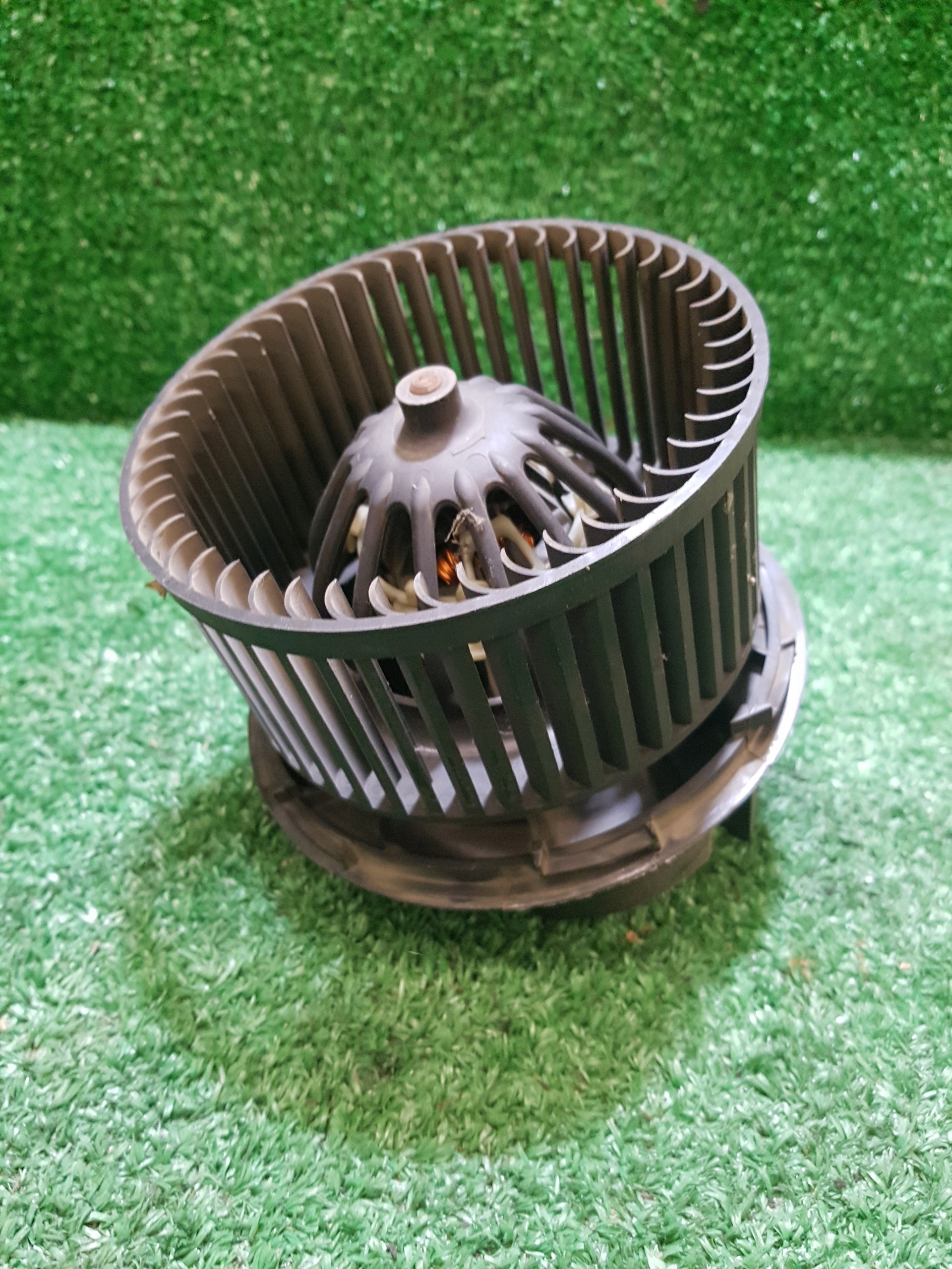 ventilator rešetka ventilacije NISSAN MICRA K12 F667217D