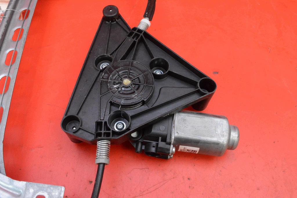 window regulator right front EU 69810-0H031 TOYOTA AYGO 2 II 5D HB 14-20