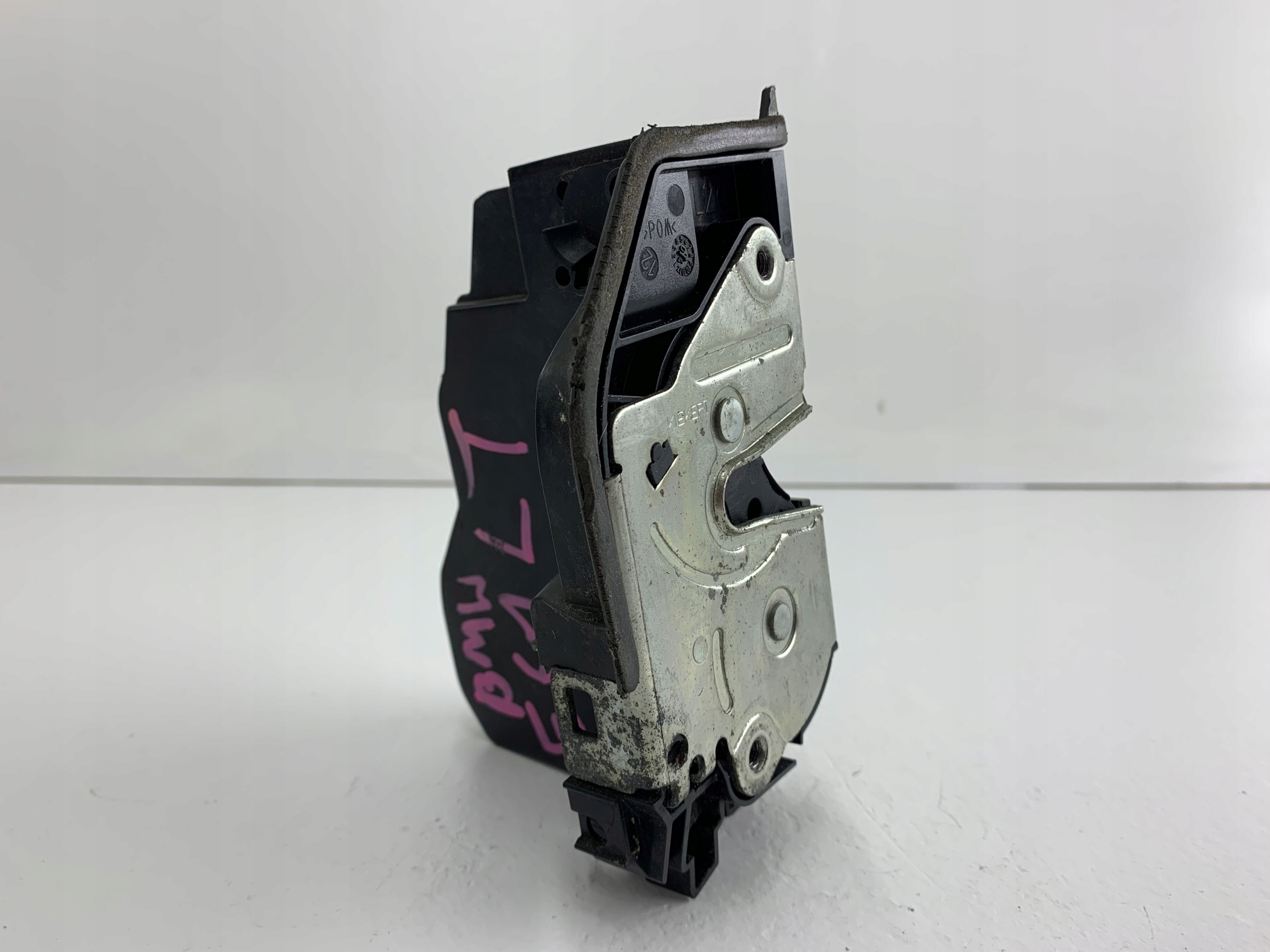 BMW E60 E61 lock door left rear part 7154629