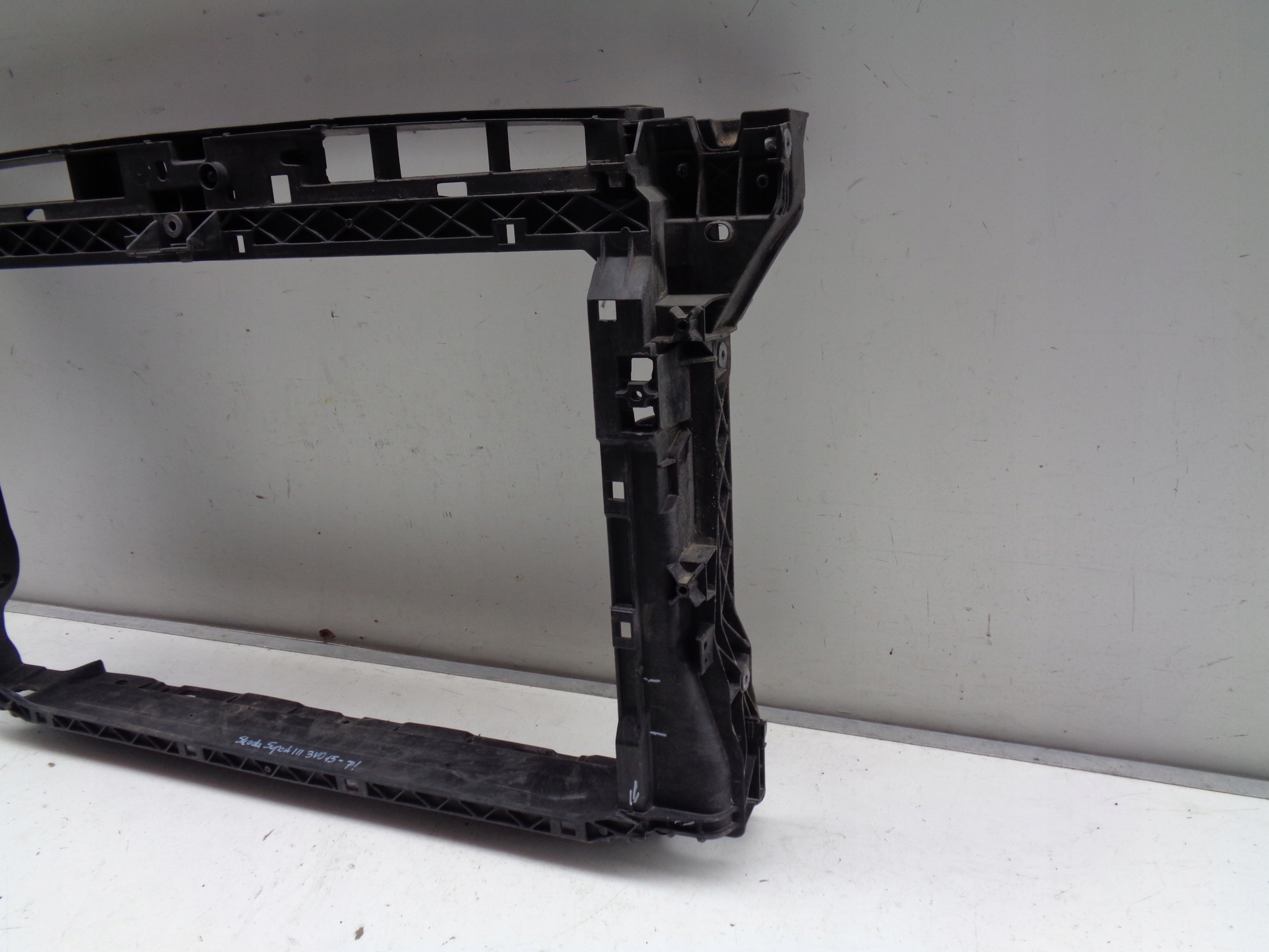 WZMOCNIENIE PAS PRZEDNI SKODA SUPERB III 3V 3V0 15- Producent części Skoda OE