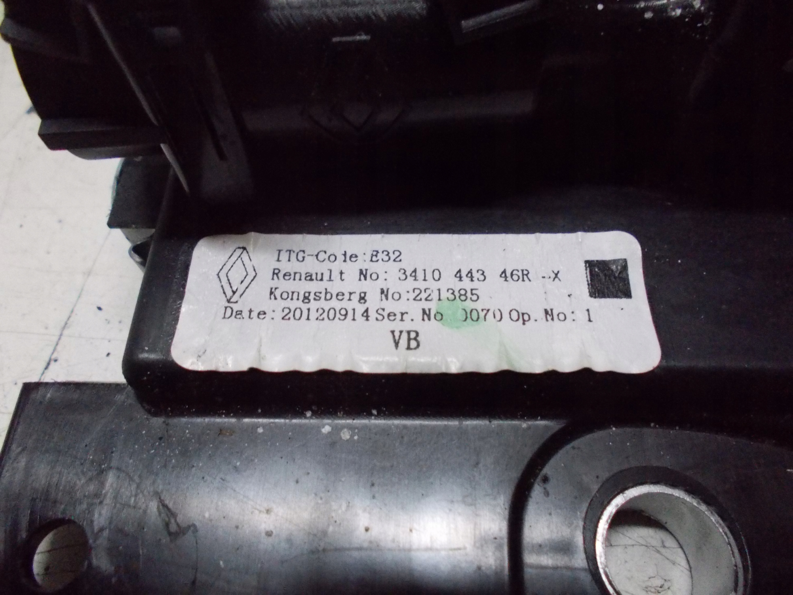 RENAULT LATITUDE 3.0 DCI 12R gear lever changes GIEGOW