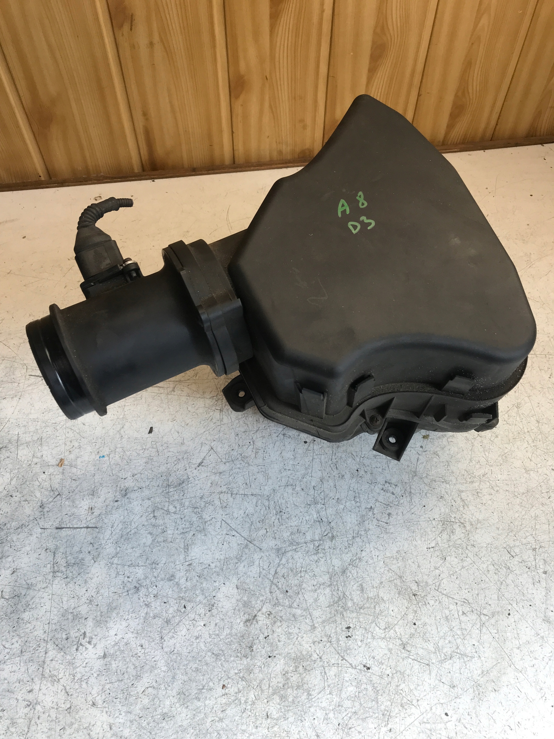 air filter housing AUDI A8 D3 3.0 TDI