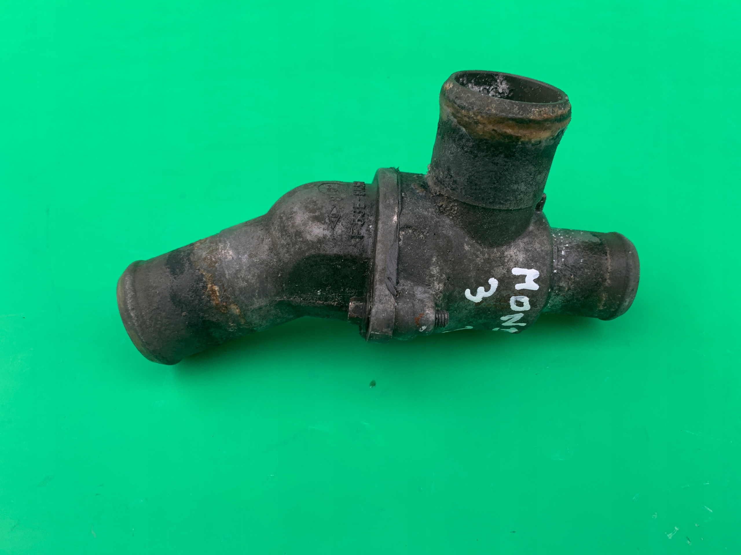 OBUDOWA TERMOSTATU TERMOSTAT FORD MONDEO MK3 ST220 3.0 V6 00- F6ZE-8A587-BA