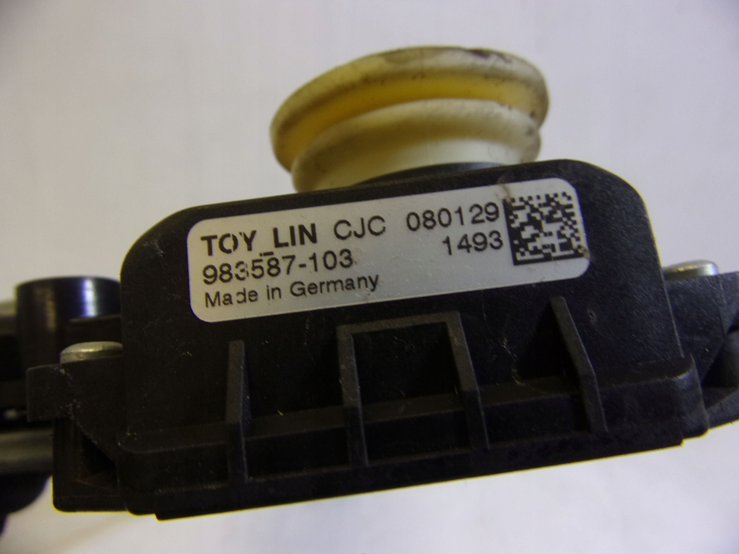 ELE mechanism windows left front TOYOTA YARIS 2 857020F010