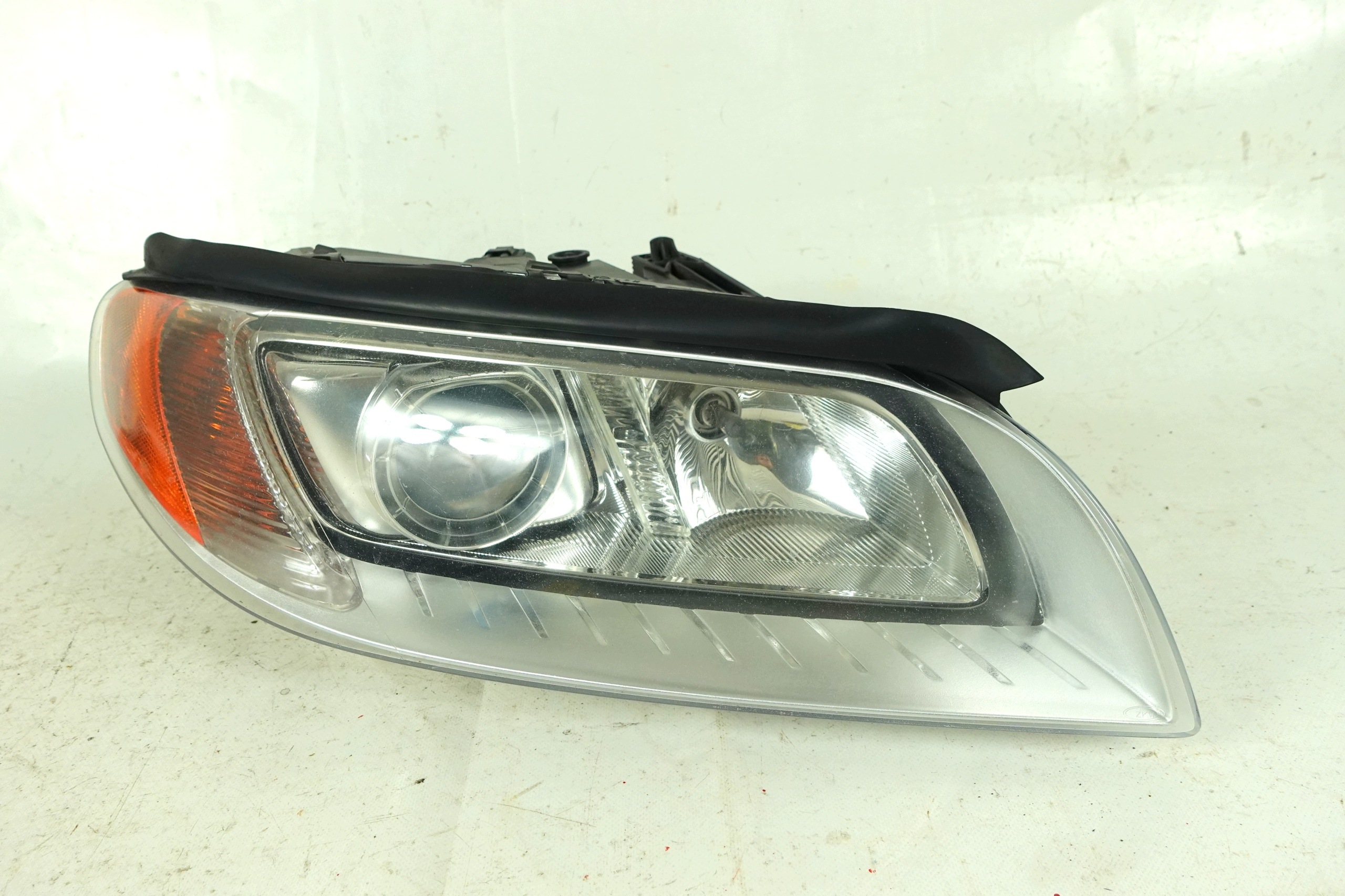 light right front right front VOLVO S80 2 II V70 3 III 06-11 XENON RHD