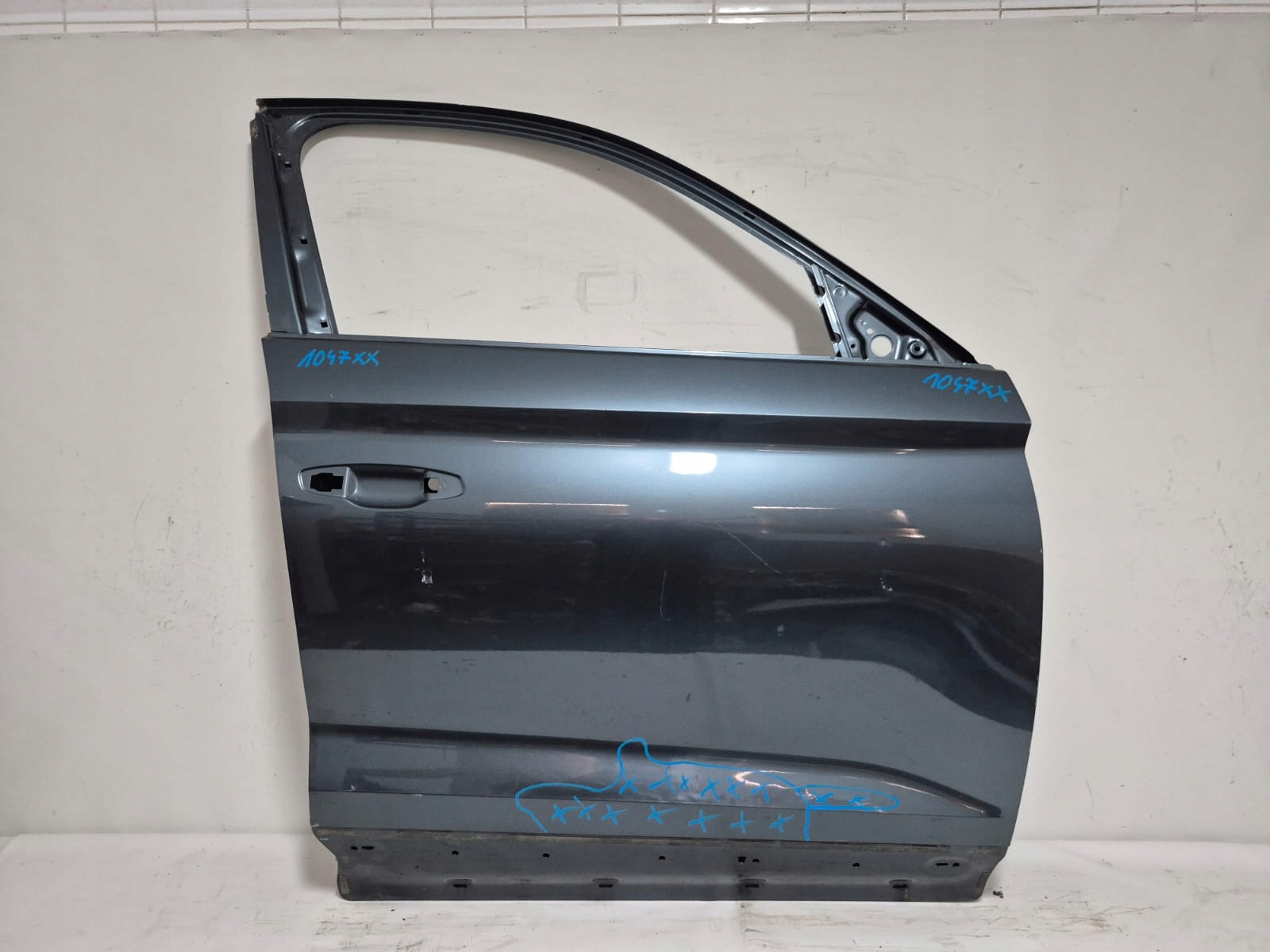 SKODA KODIAQ and 1 16-24 door front front right