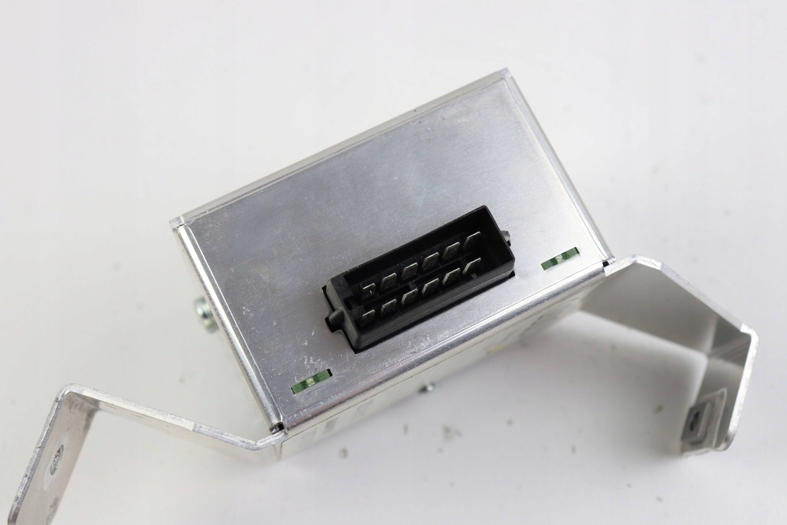 AUDI A2 amplifier ANTENY RADIA AUDIO 8Z0035223 EUROPA