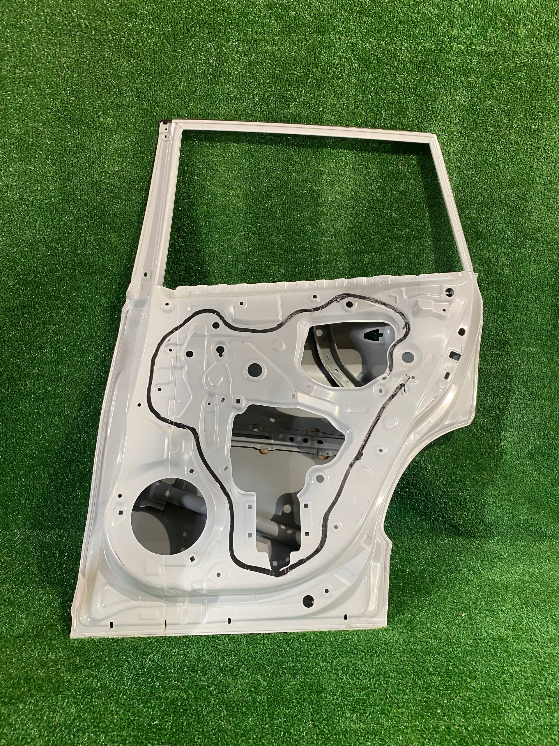 door right rear. TOYOTA COROLLA CROSS