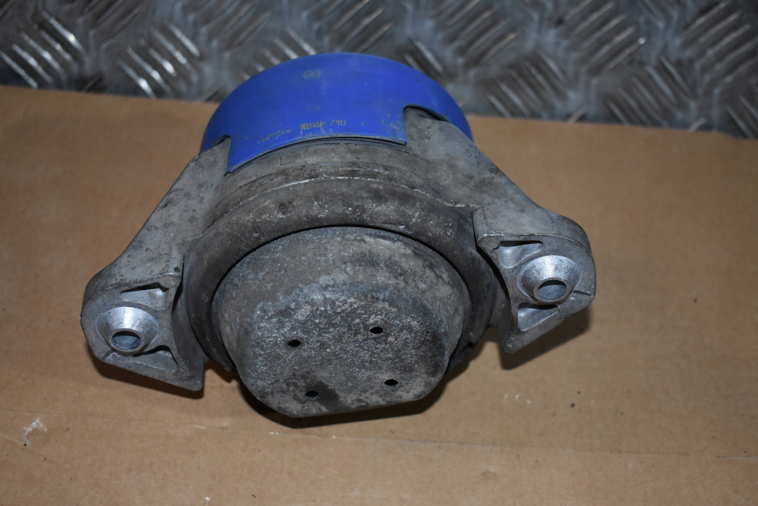 IDEALNA engine mount right MERCEDES W217 W222 1