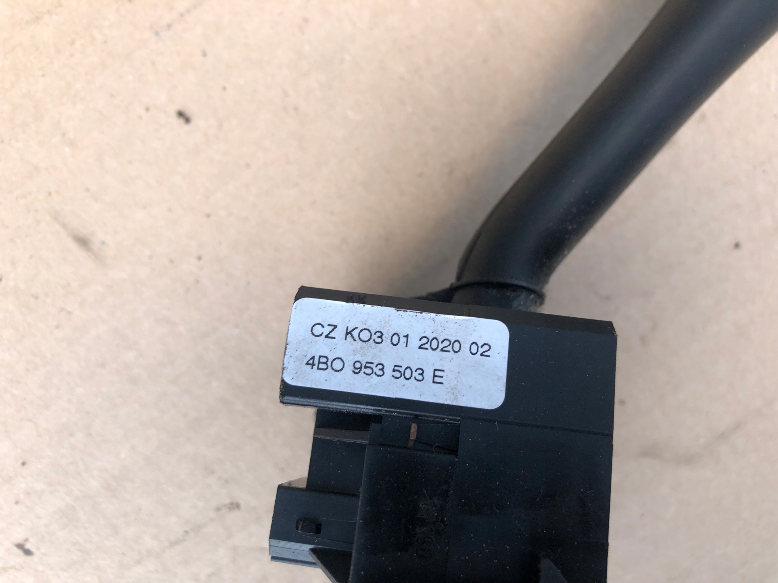 Commodo essuie glace VOLKSWAGEN BORA 4B0 953 503E