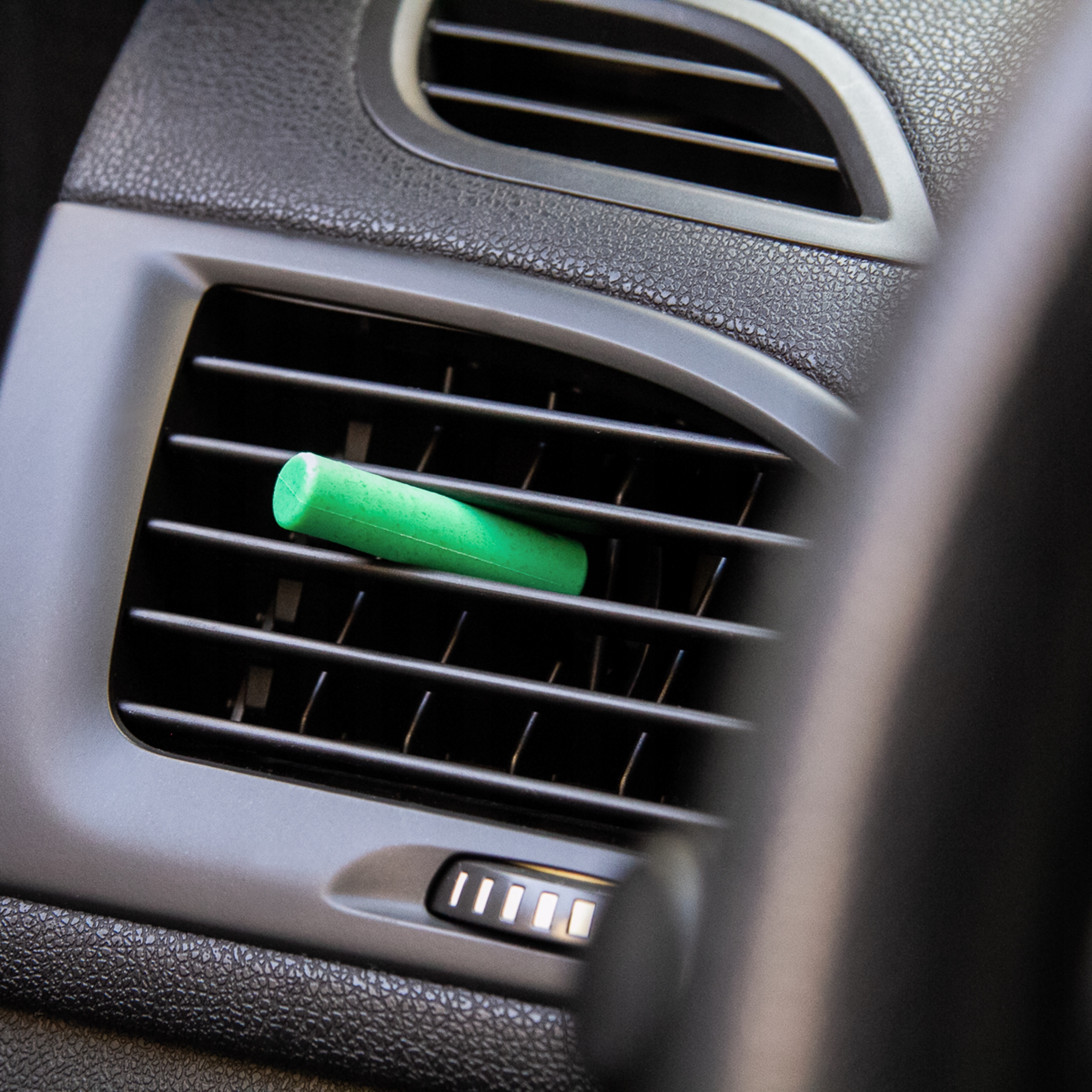 CITROMFŰ ILLATOSÍTÓ PÁLCIKÁK AUTÓBA Fajta pálcikák