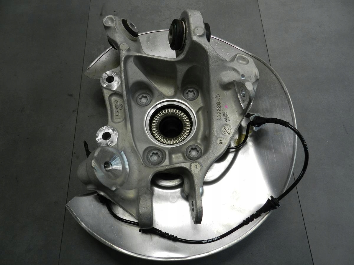 BMW 3 G20 otoč čepu levá záď 6879533