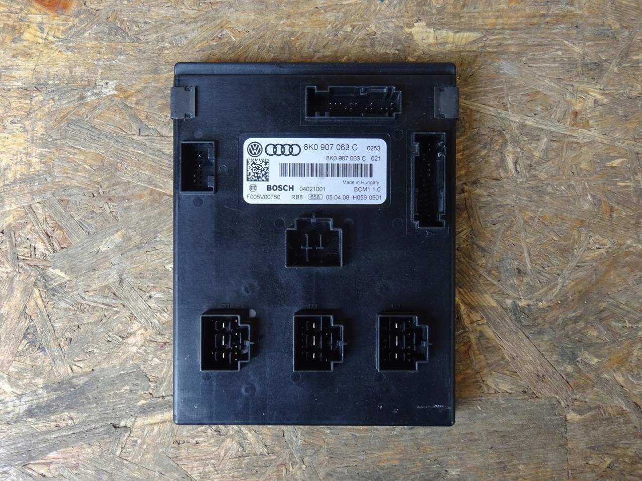 AUDI S5 A5 8T A4 B8 8K MODUŁ KOMFORTU 8K0907063C Numer katalogowy części 8K0907063C AUDI S5 A5 8T 2007-2011 A4 B8 8K 08-12