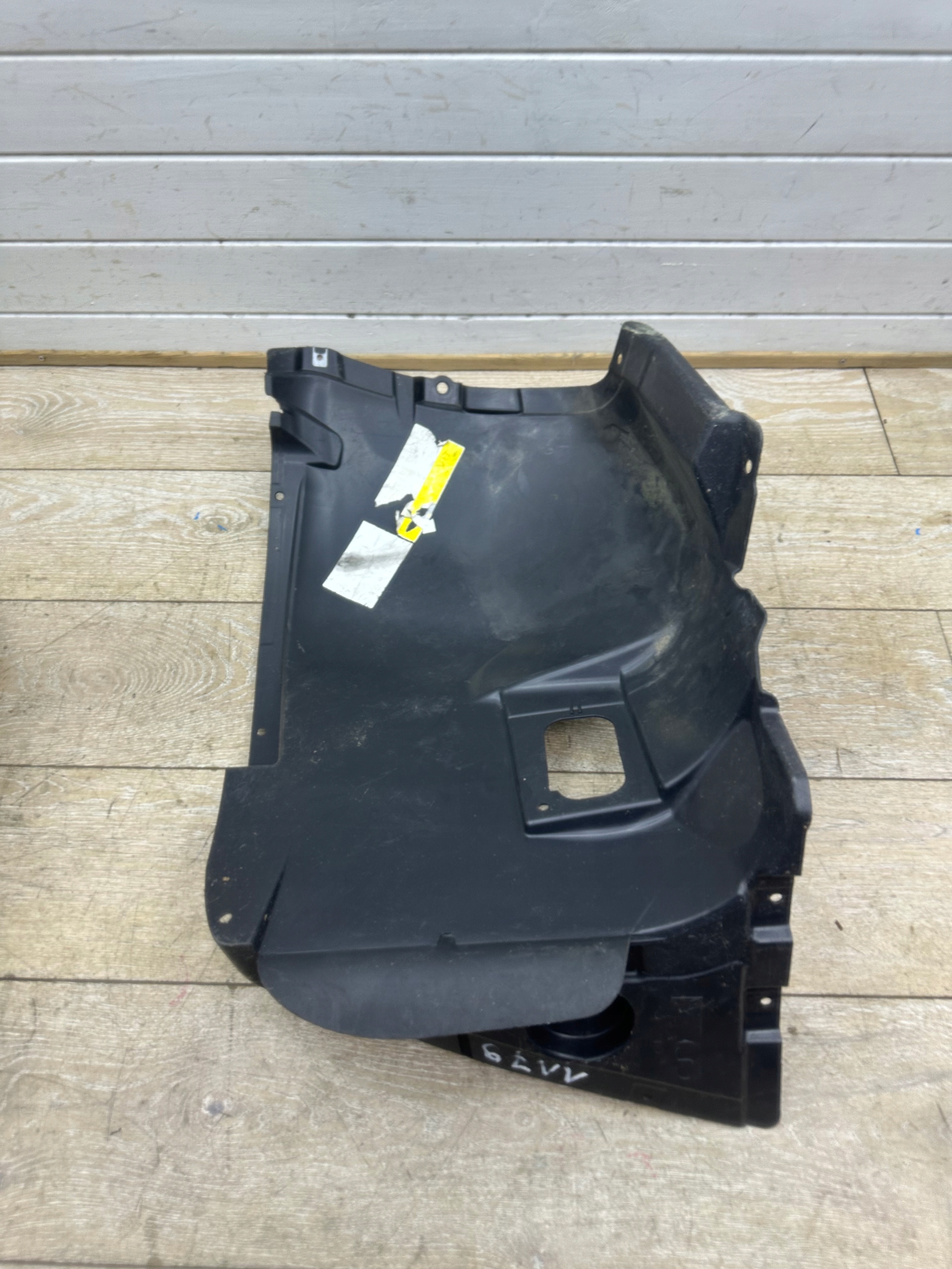 BMW E92 E93 mudguard front left original 7175769