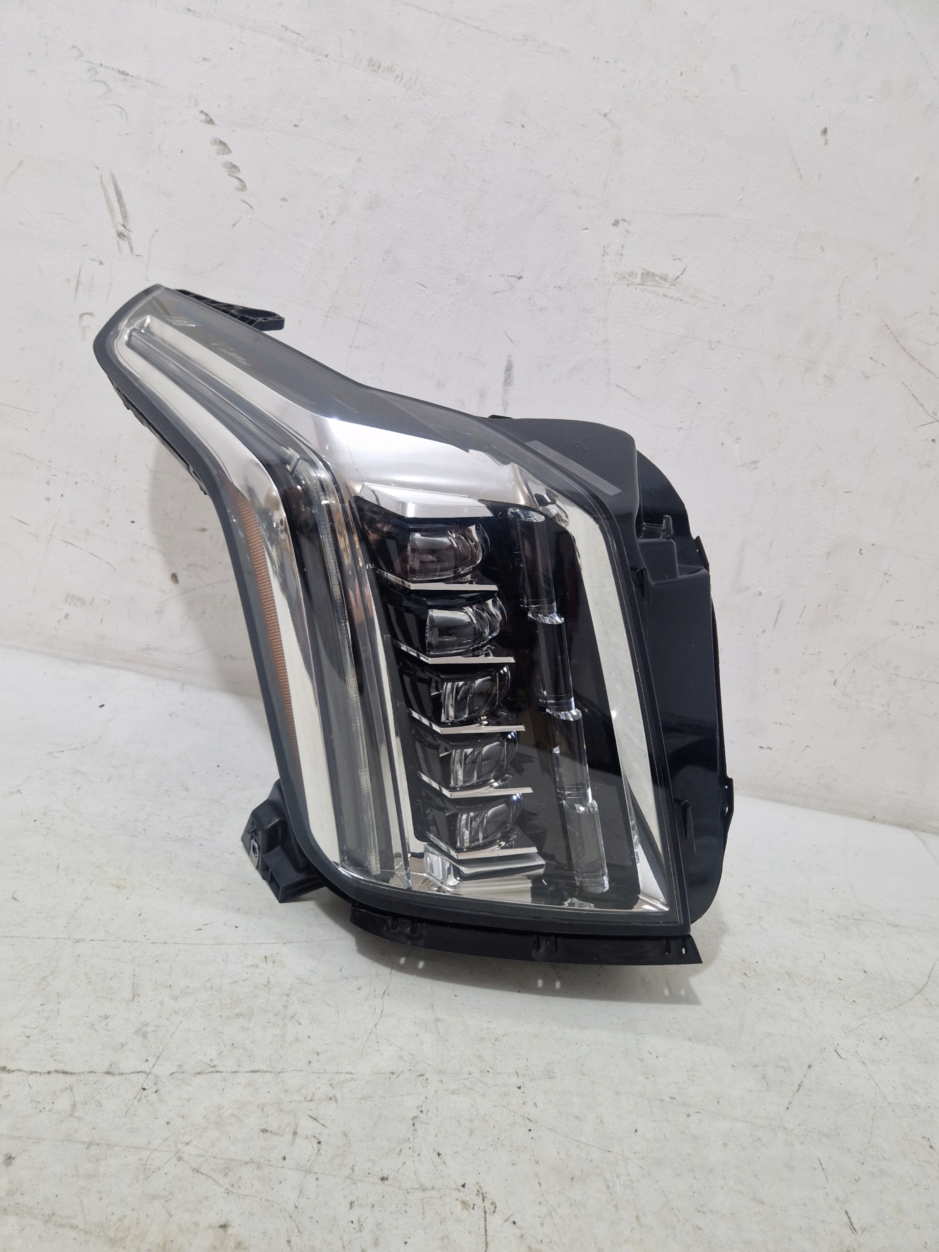 CADILLAC ESCALADE IV 2014- right light front FULL LED complete 23235749