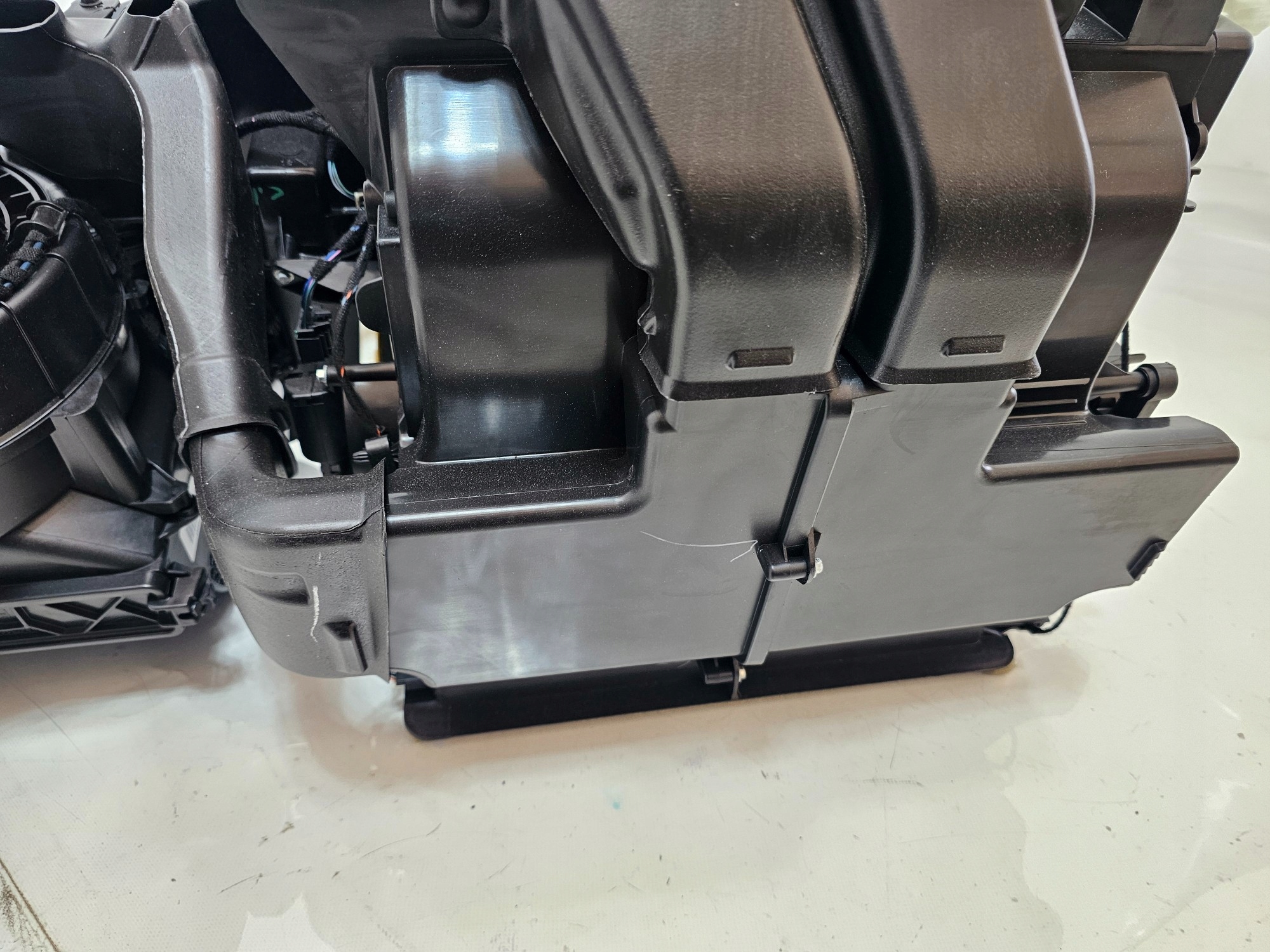 CHRYSLER PACIFICA 17- радиатор отопителя 68552679AB америка