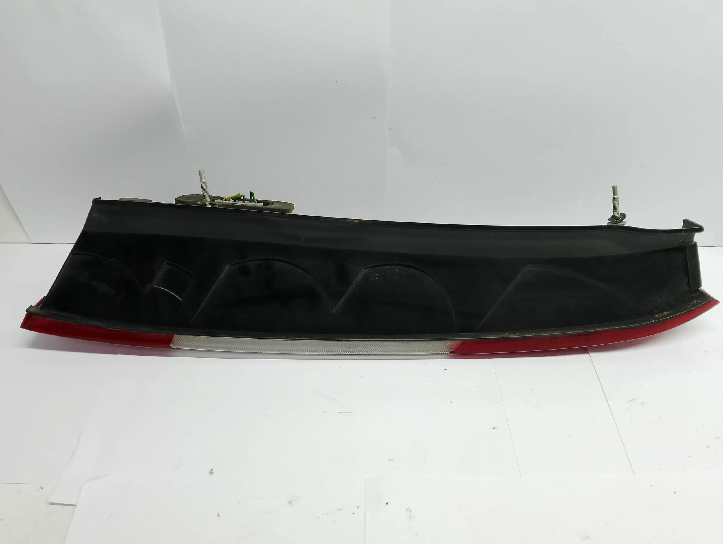 Ford C-MAX and 2005 lights rear. 3M5113N411AA