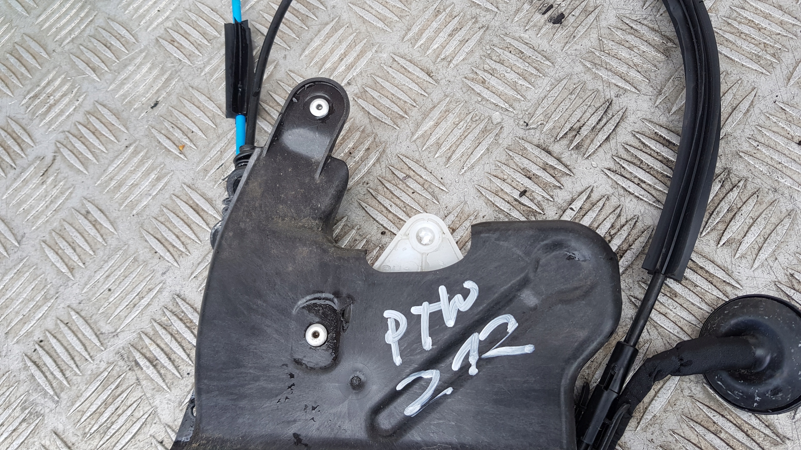 MERCEDES W212 lock ropes right rear part EU EUROPA