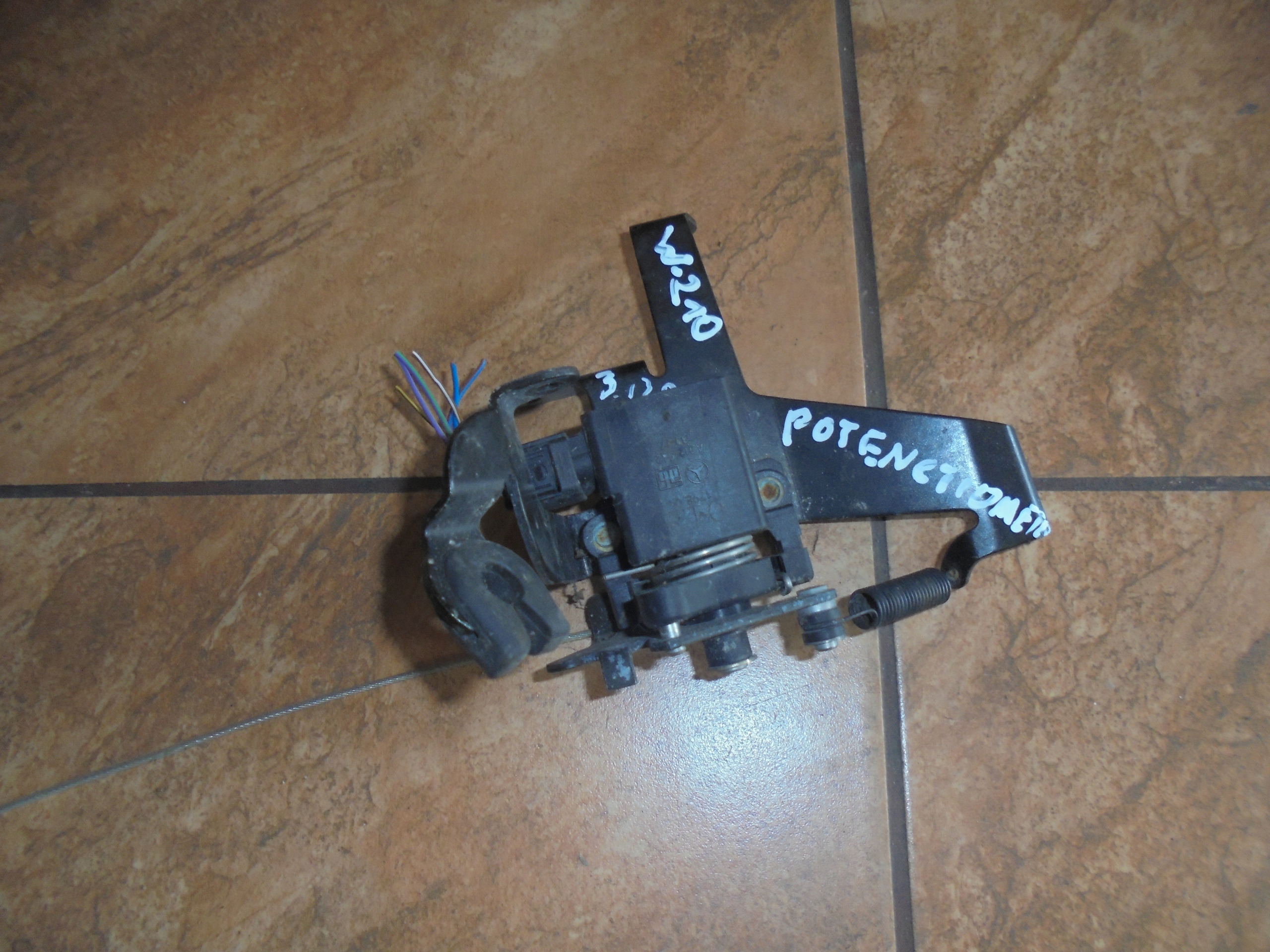 POTENCJOMETR GAZU MERCEDES W210 3.2B