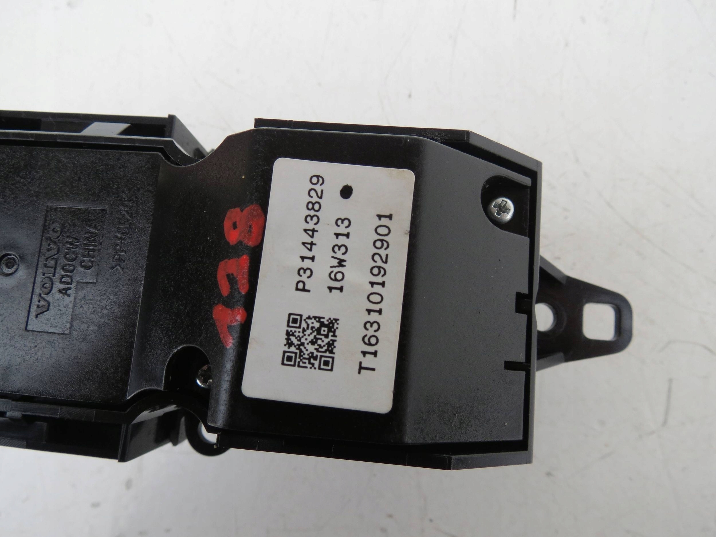 button START-STOP VOLVO S90 II 2.0 D 190KM 2016-2021R 31443829