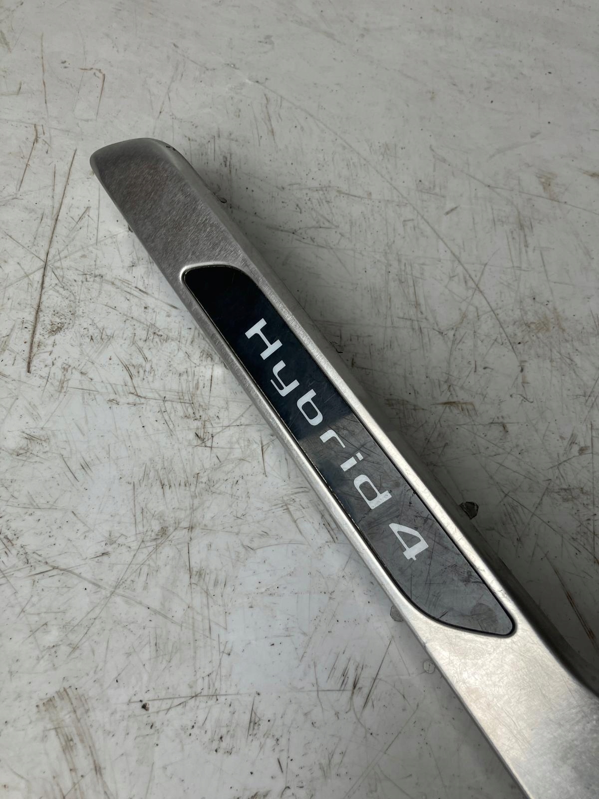 moulding cap of the threshold DS5 HYBRID4 right front