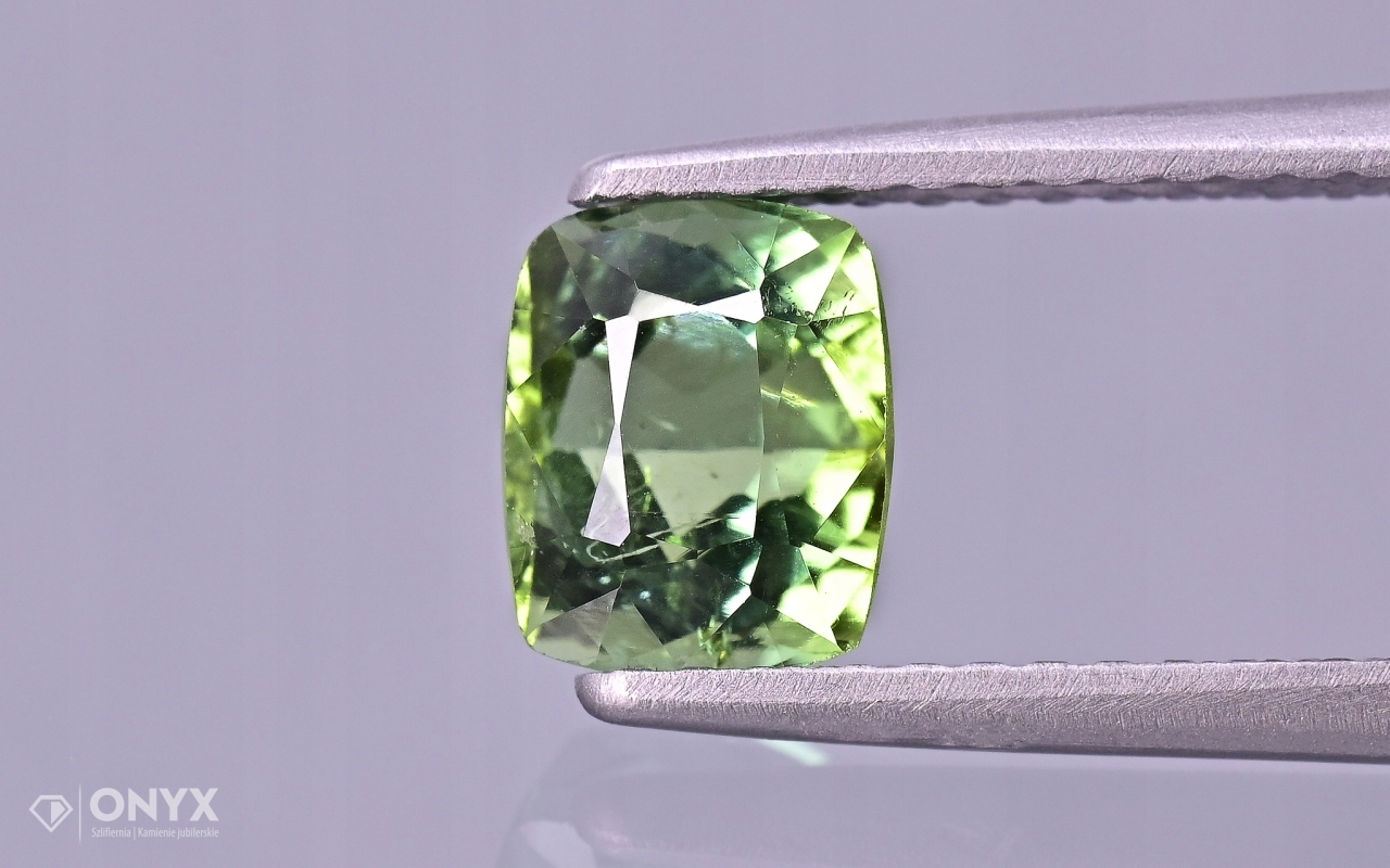 Fasetovaný turmalín cushion 6,5x5 mm