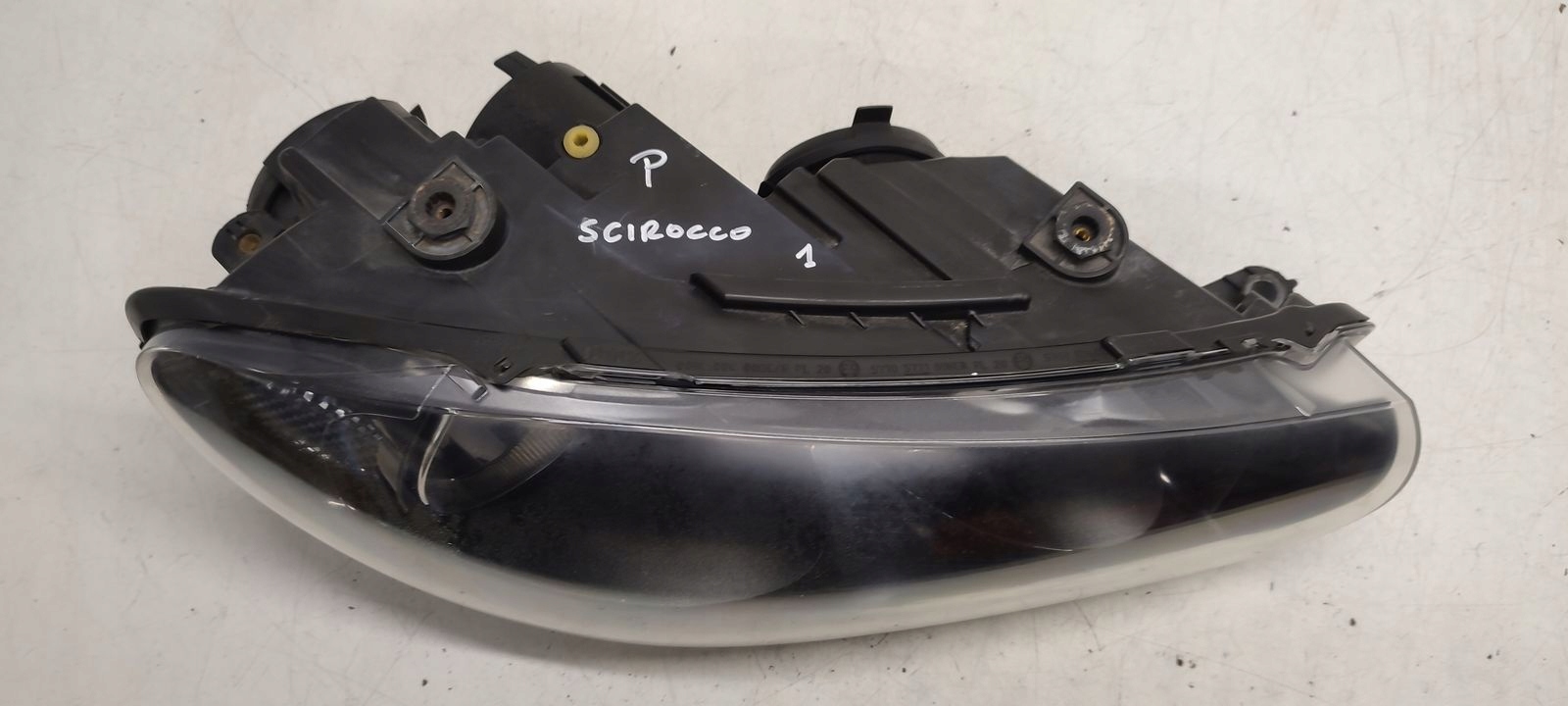 far prednji dio prednja desna VW Scirocco