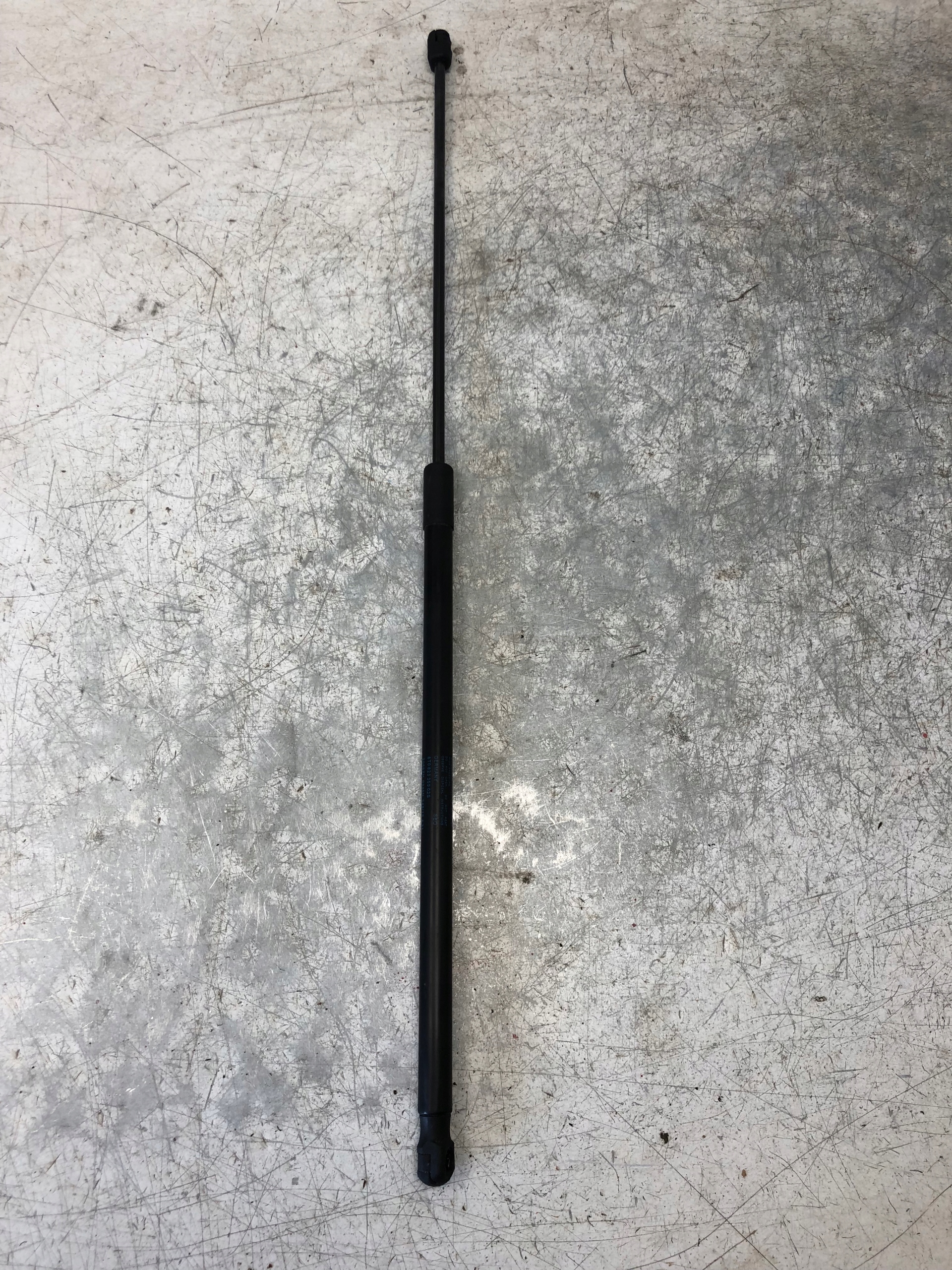 amortizer haube AUDI A4 B8 A5 8T0823359