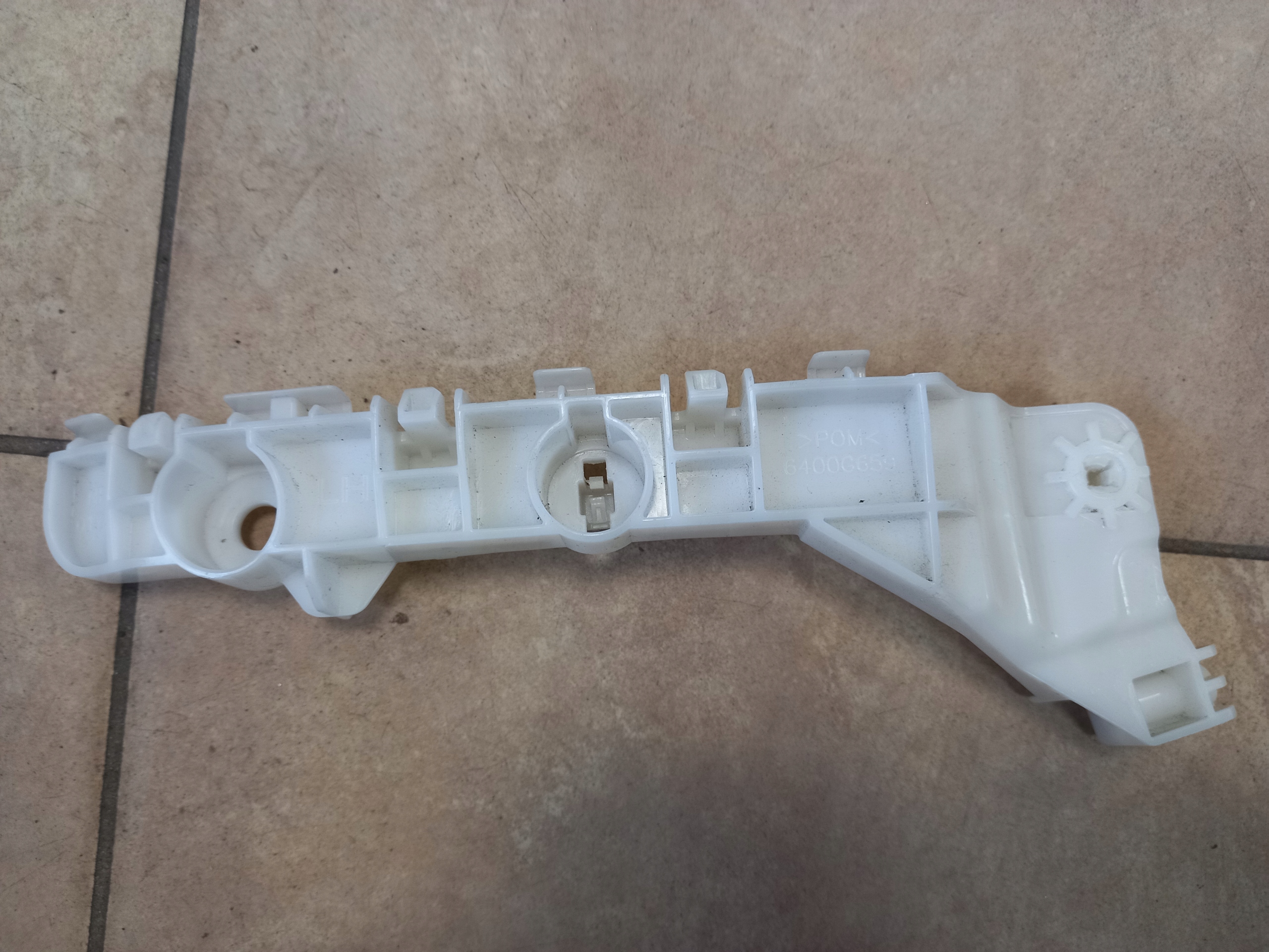 6400G659 - МОДЕЛЬ MITSUBISHI ECLIPSE CROSS. *